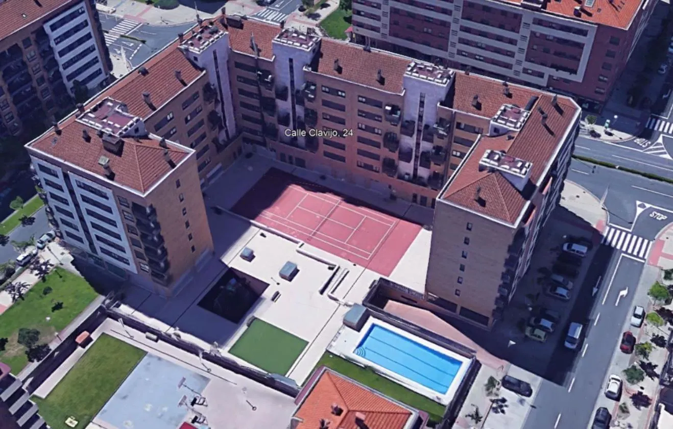 Bird's eye view in Logroño: Piso con Garaje y Piscina.