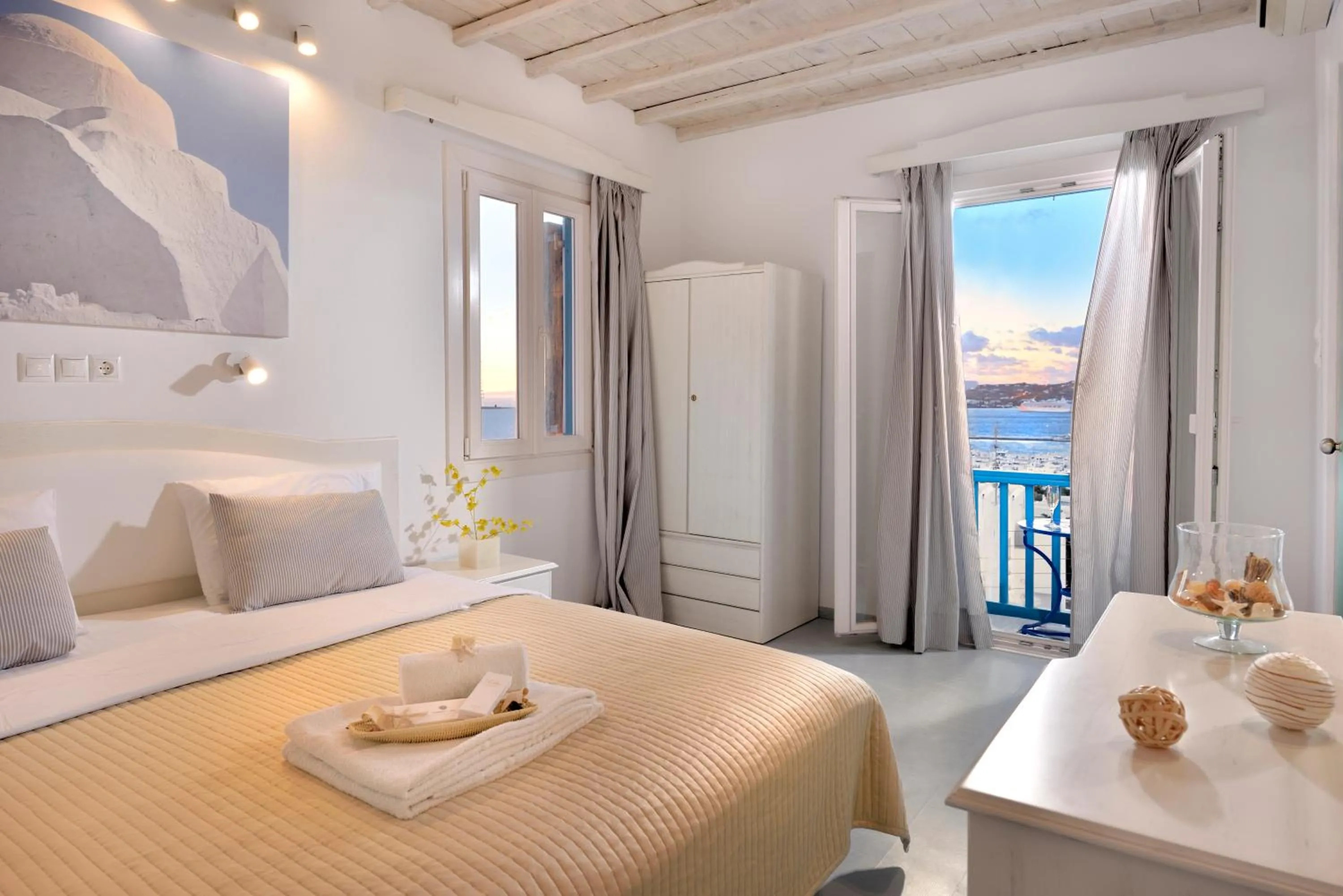 Photo of the whole room, Bed in Hotel Nazos