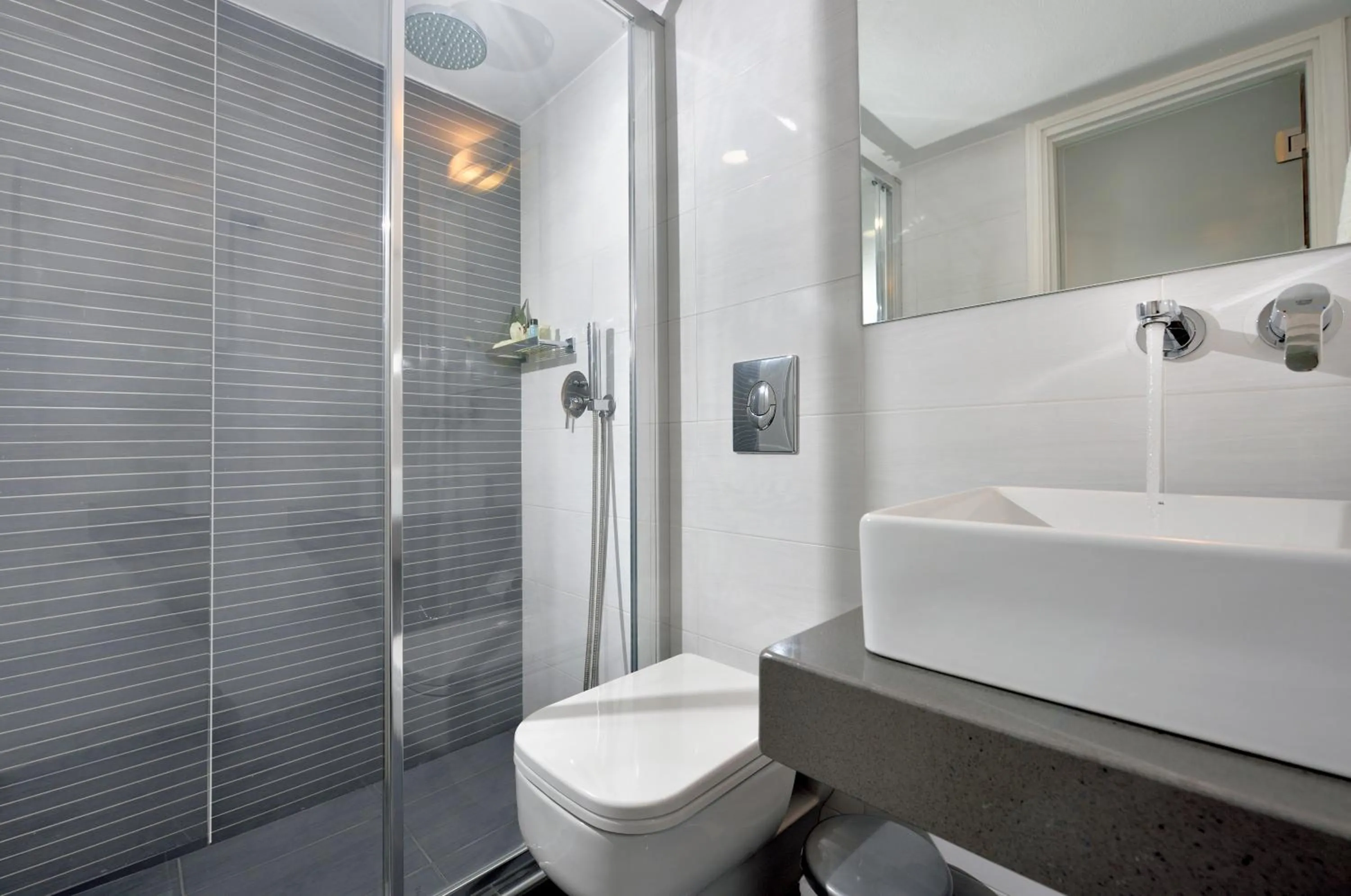 Bathroom in Hotel Nazos