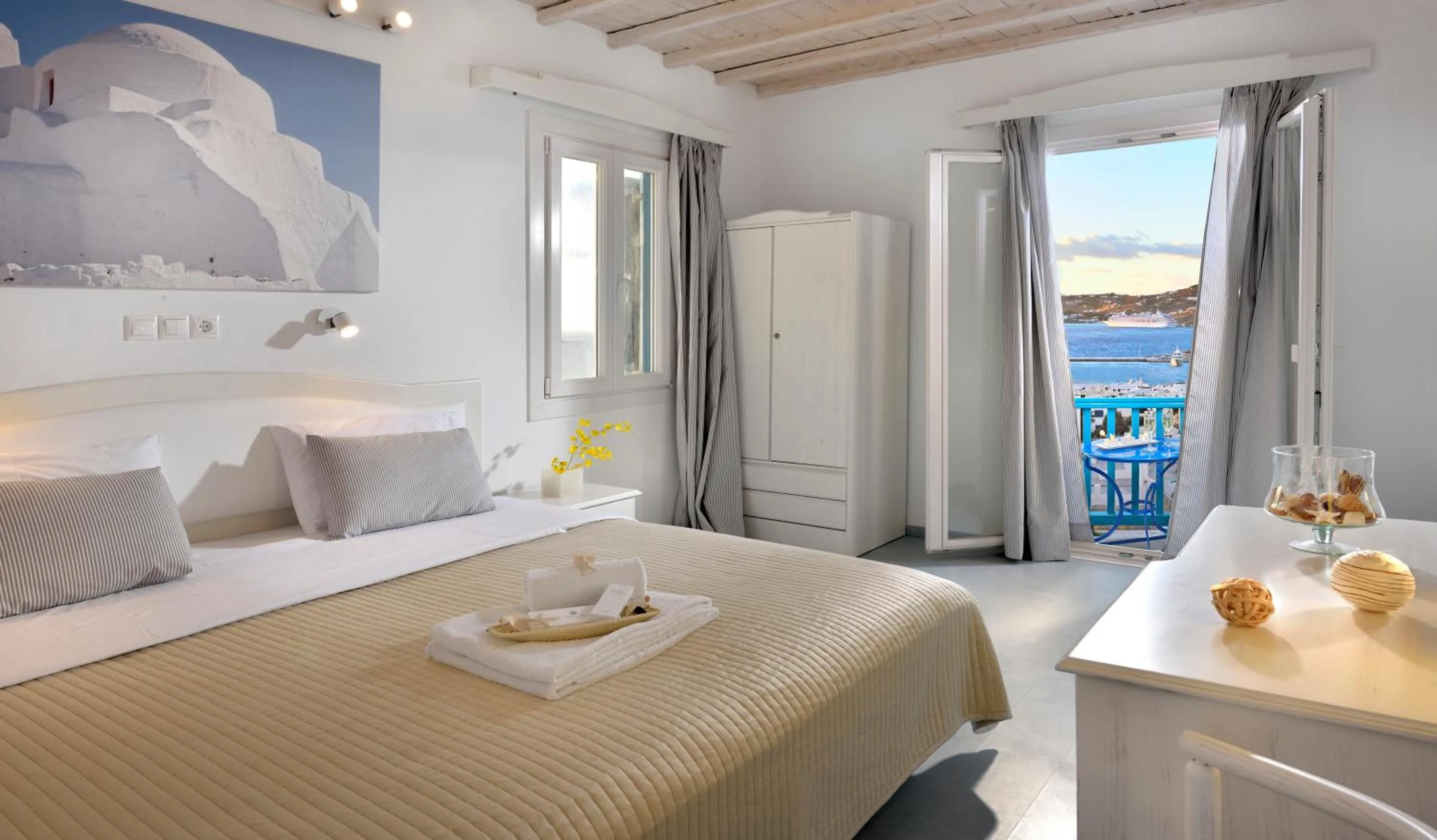 Photo of the whole room, Bed in Hotel Nazos