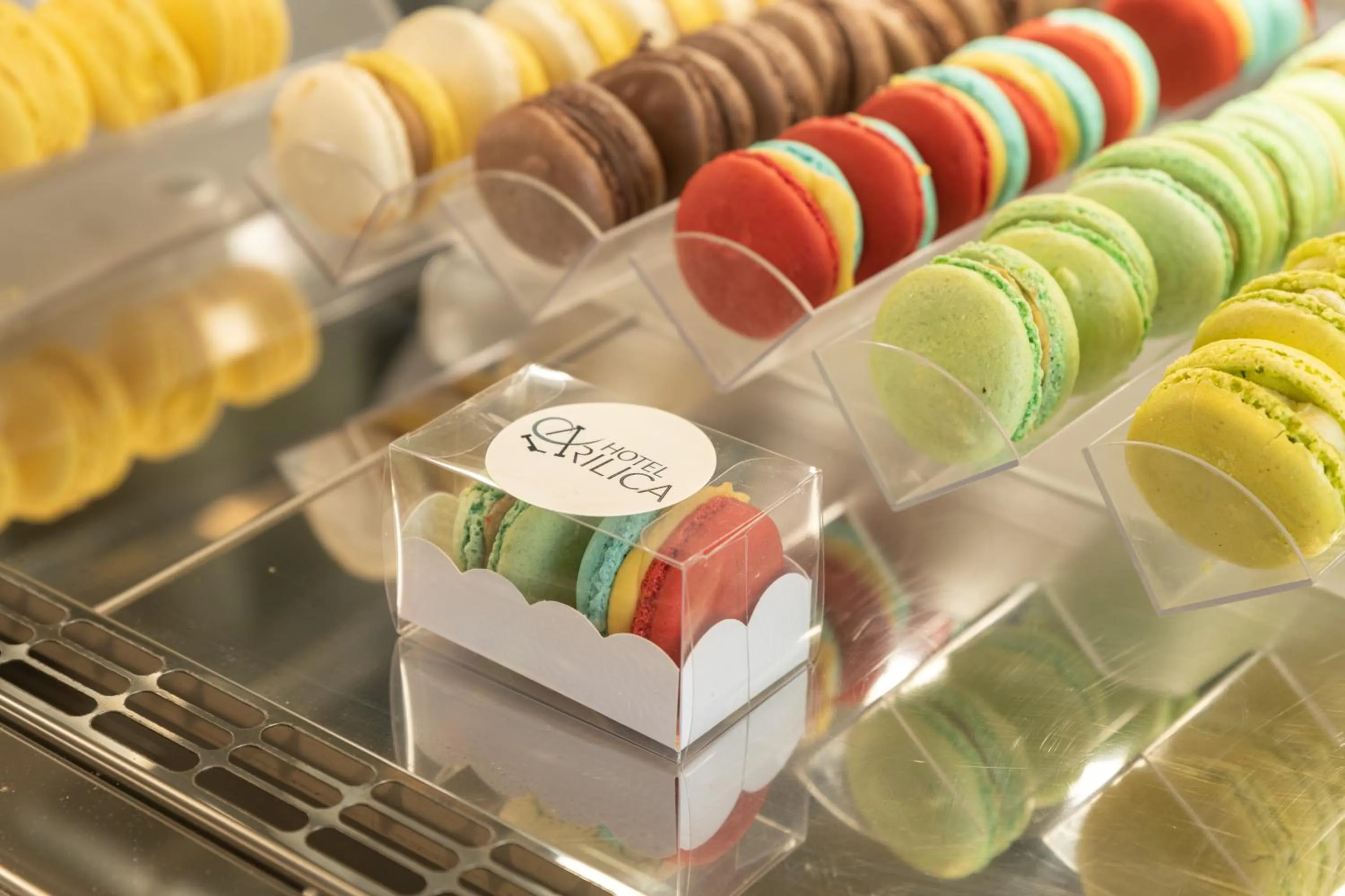 Restaurant/places to eat in Hotel Arilica