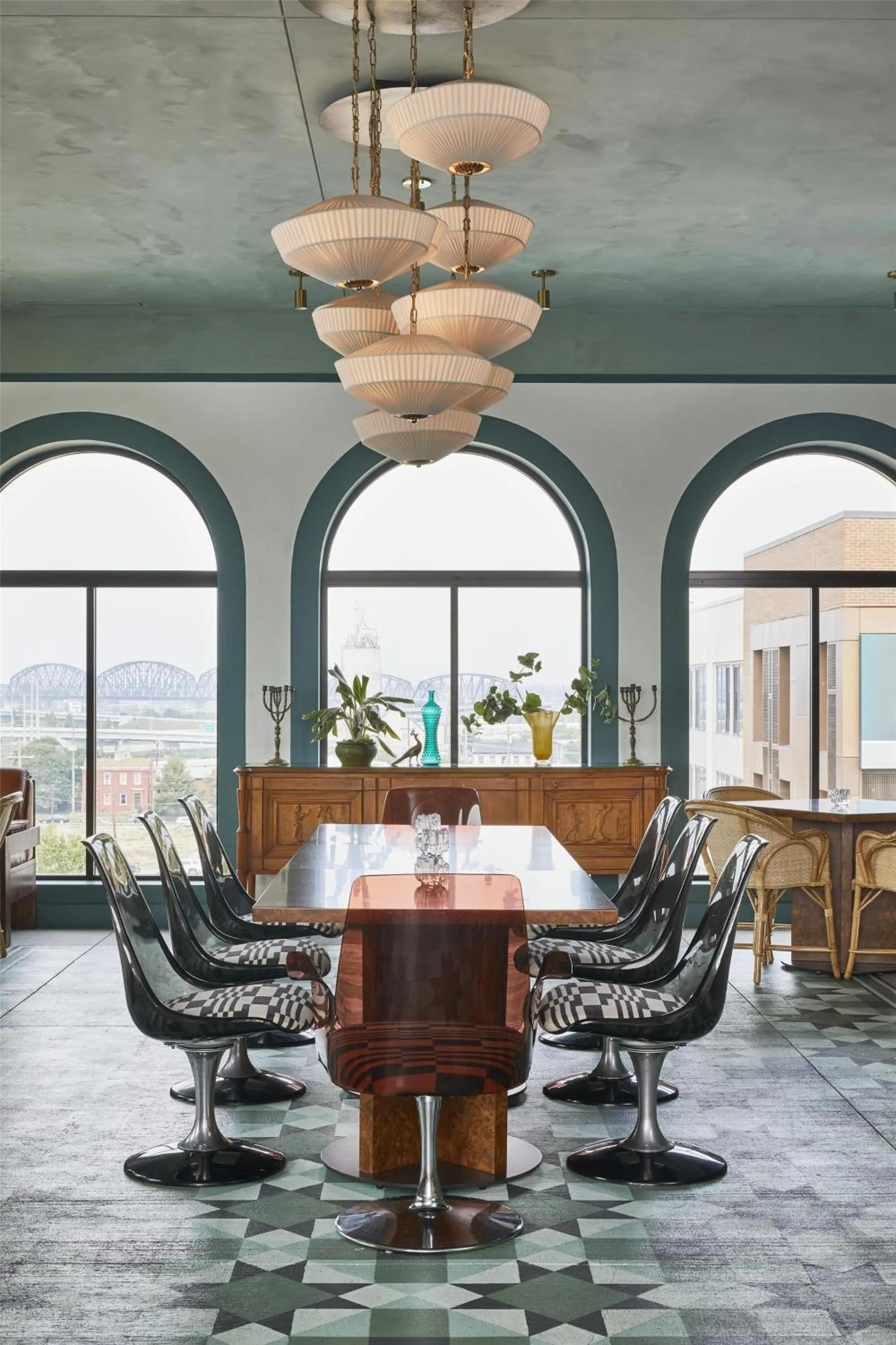 Lounge or bar in Hotel Genevieve, part of JdV by Hyatt