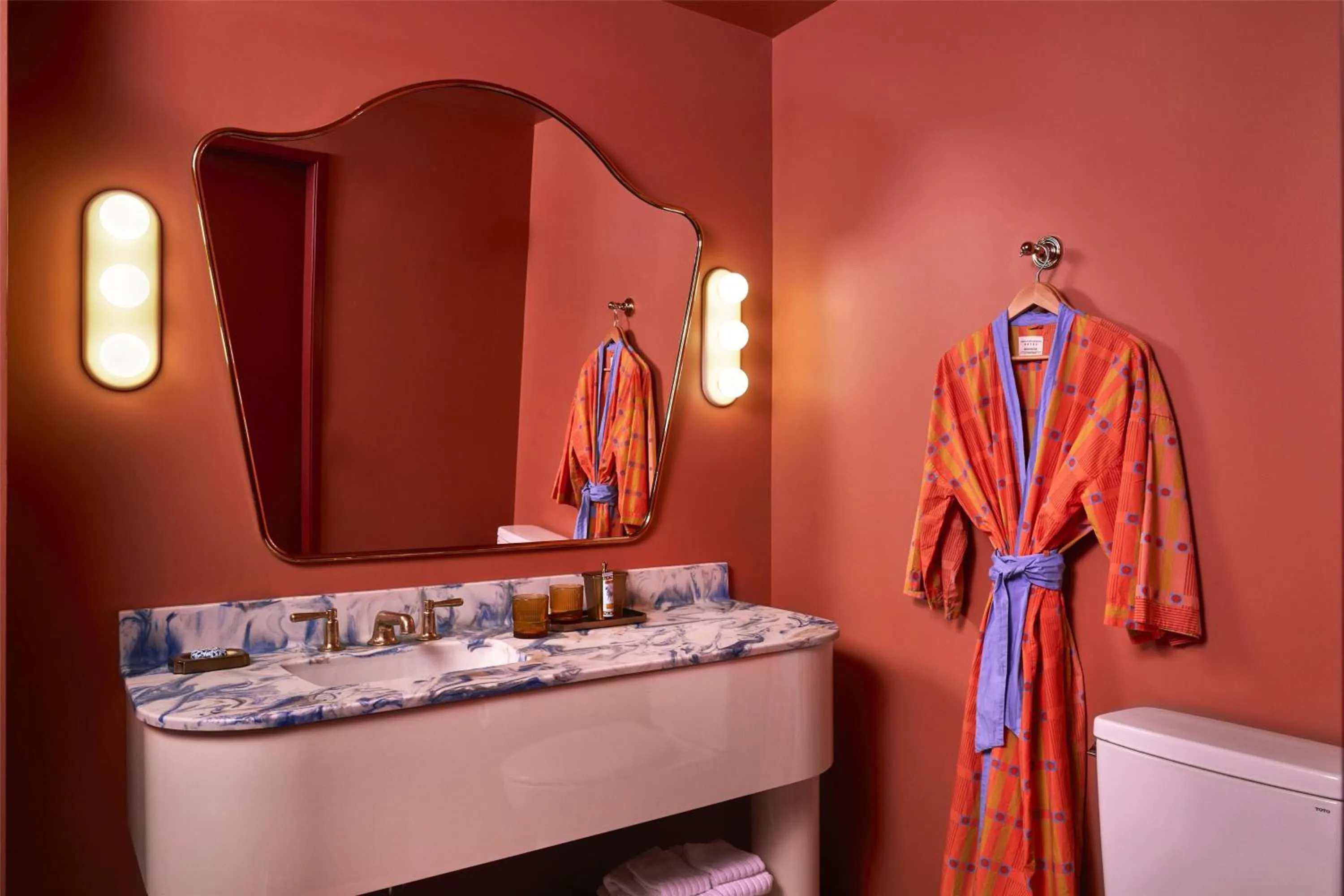 Bathroom in Hotel Genevieve, part of JdV by Hyatt