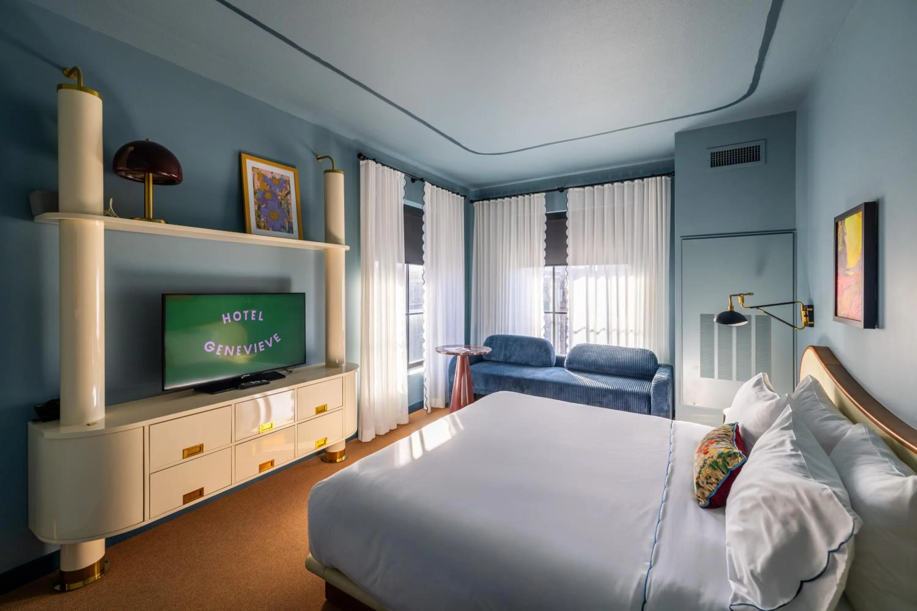 Bed in Hotel Genevieve, part of JdV by Hyatt