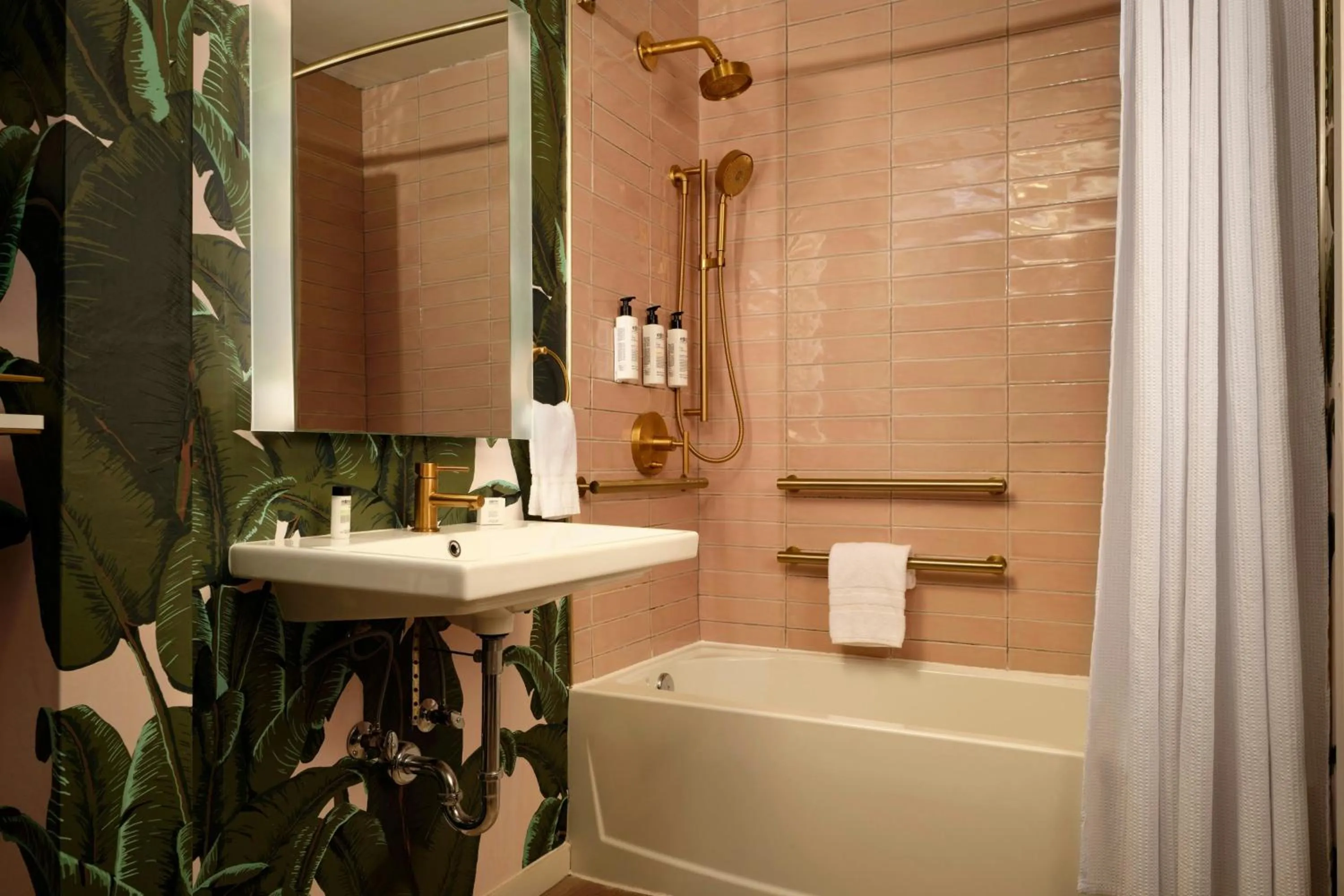 Photo of the whole room in FOUND Hotel, Miami Beach, Series by Marriott