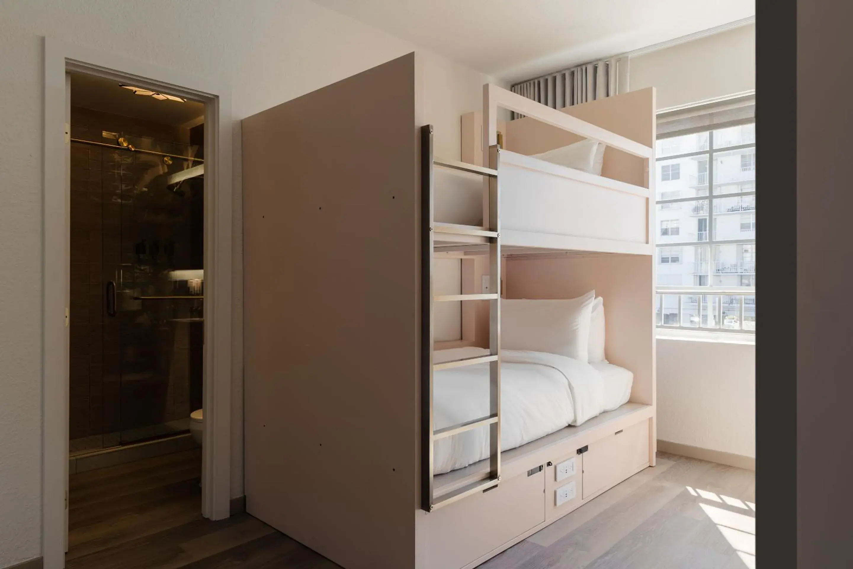 Double Room in FOUND Hotel Miami Beach Double Room in FOUND Hotel Miami Beach