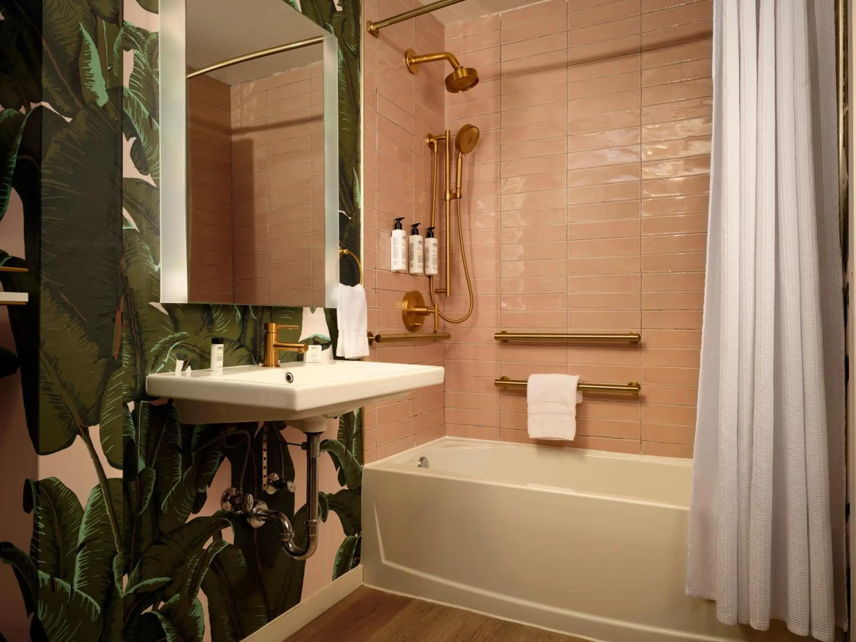 Bath in FOUND Hotels, Miami Beach, Series by Marriott Bath in FOUND Hotels, Miami Beach, Series by Marriott