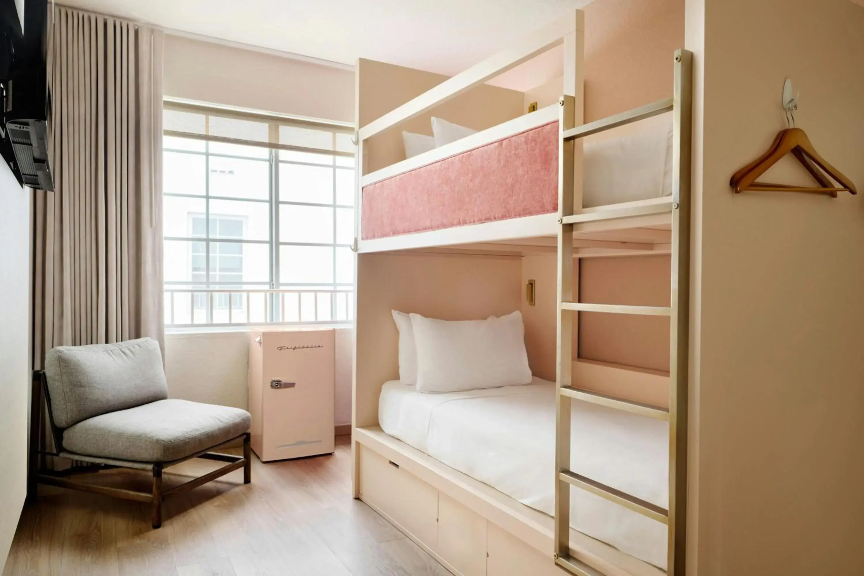 Photo of the whole room, Bed in FOUND Hotels, Miami Beach, Series by Marriott Photo of the whole room, Bed in FOUND Hotels, Miami Beach, Series by Marriott