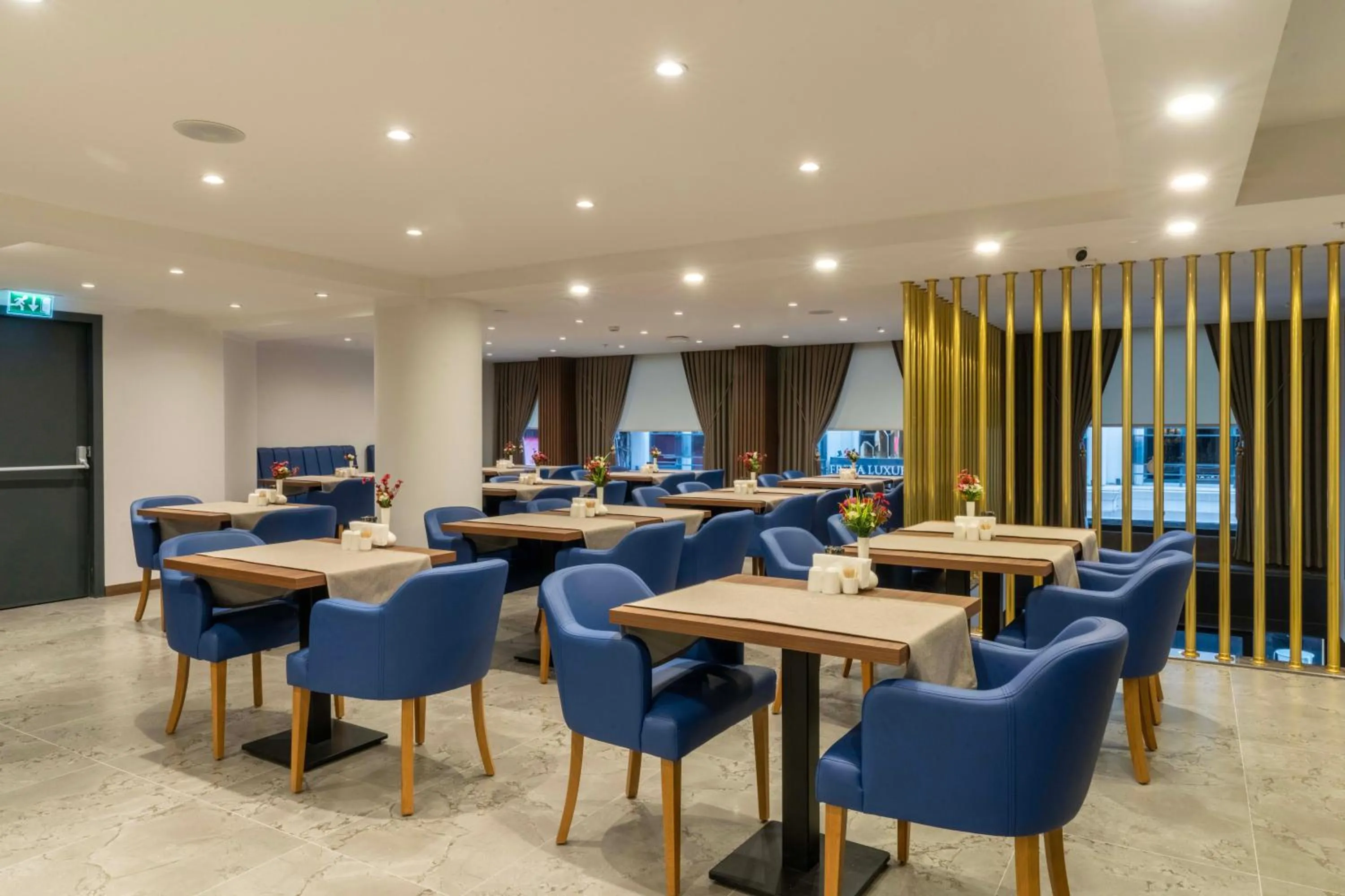 Restaurant/places to eat in THE BOSFOR HOTEL