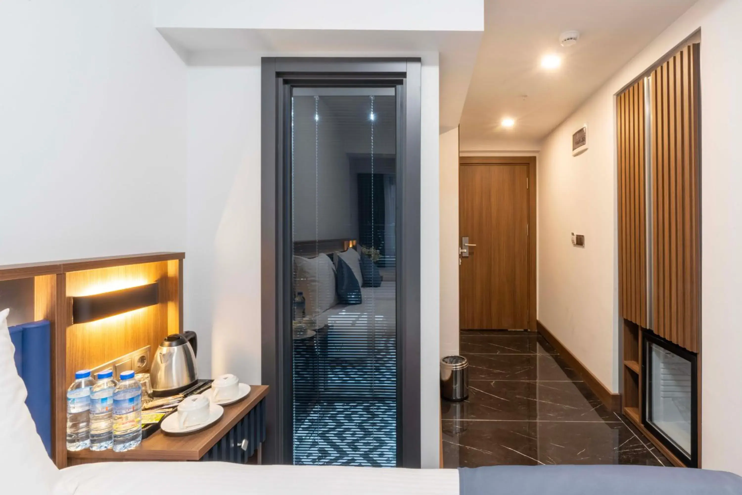 Coffee/tea facilities, Bed in THE BOSFOR HOTEL Coffee/tea facilities, Bed in THE BOSFOR HOTEL