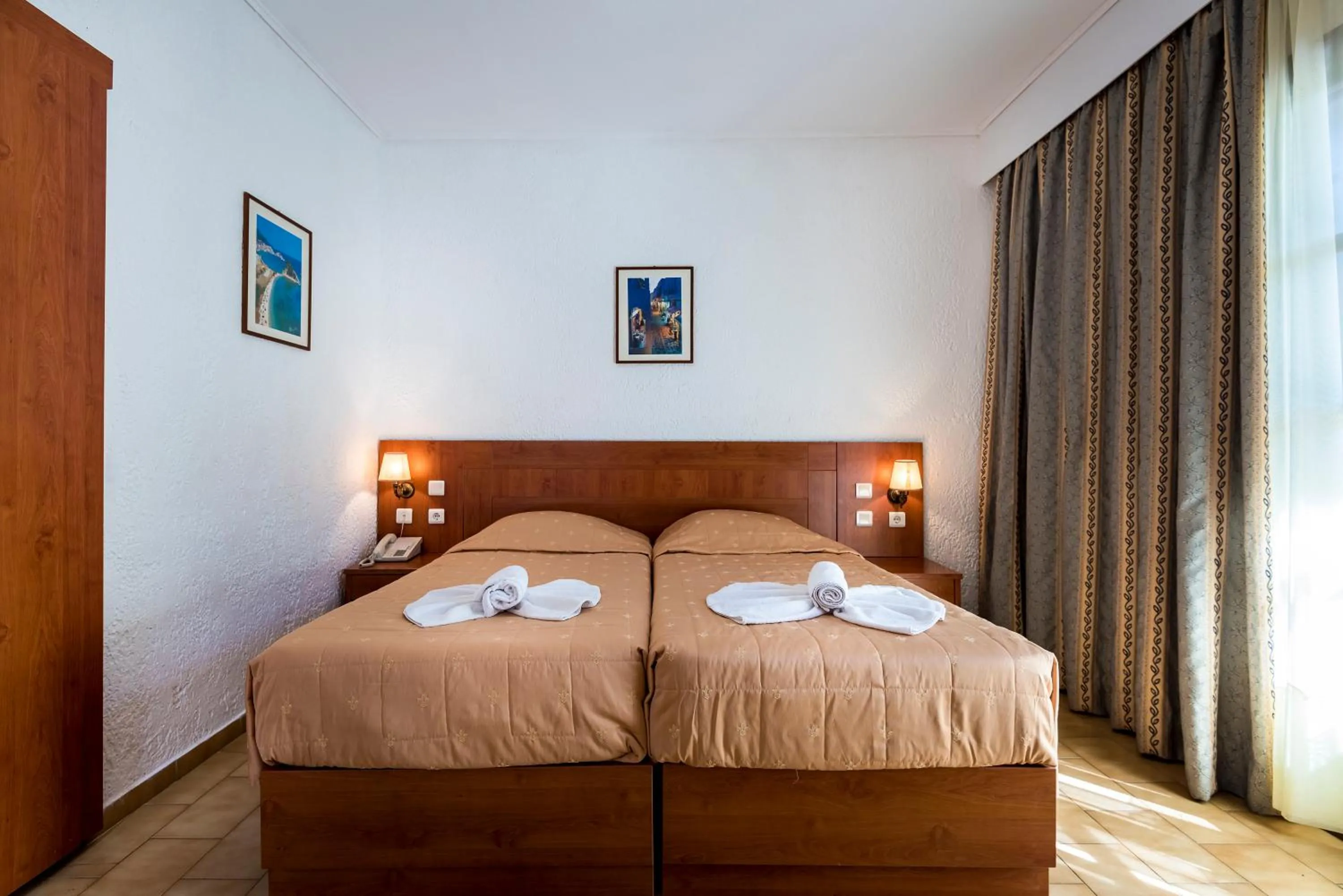 Bedroom, Bed in Gaia Garden