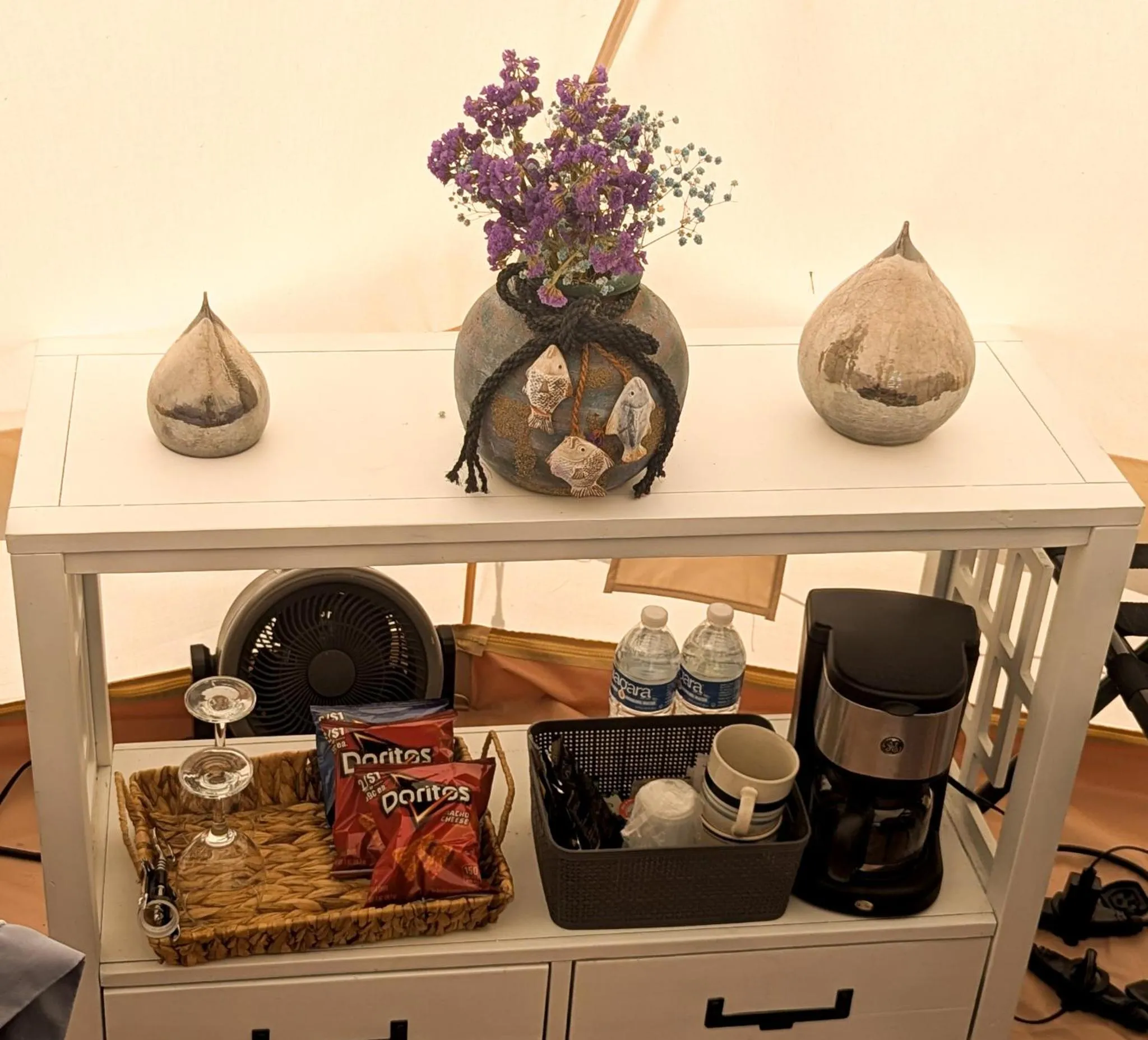 Food and drinks in Bells Marina & Fishing Resort - Santee Lake Marion by I95 - Family Adventure, Pets on Request!