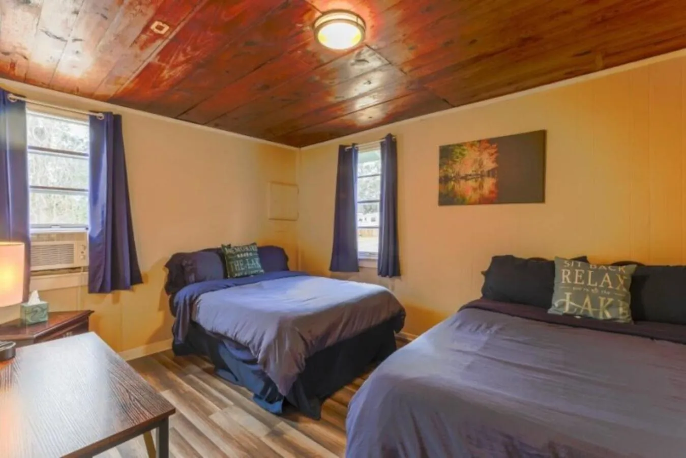 Bed in Bells Marina & Fishing Resort - Santee Lake Marion by I95 - Family Adventure, Pets on Request!