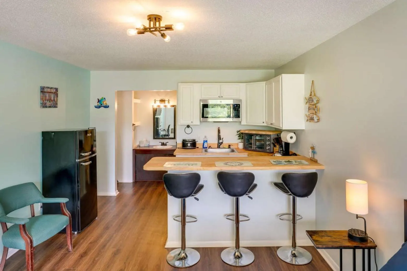 Coffee/tea facilities in Bells Marina & Fishing Resort - Santee Lake Marion by I95 - Family Adventure, Pets on Request!