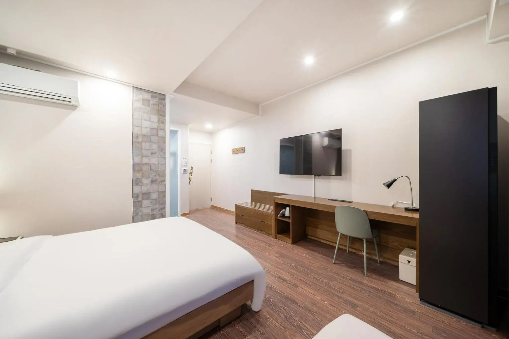 Deluxe Double Room in The 7 Business Hotel Deluxe Double Room in The 7 Business Hotel