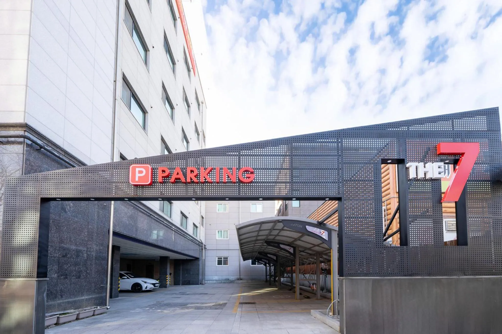 Parking in The 7 Business Hotel