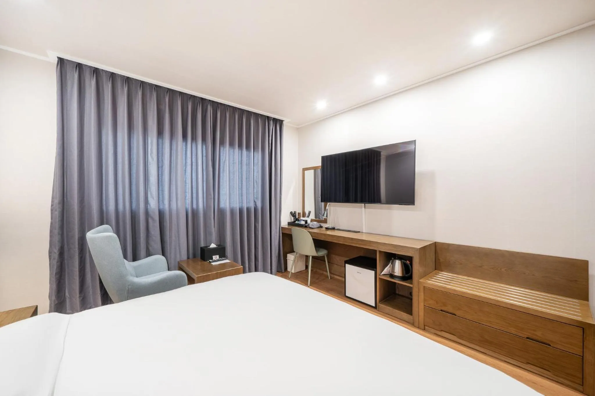 Bed in The 7 Business Hotel