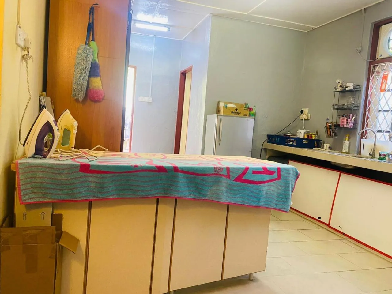 Communal kitchen in Vintage Guesthouse