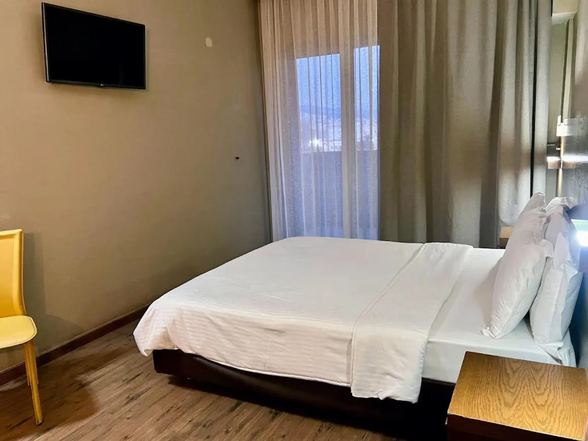 Bedroom, Bed in Rotonda Hotel