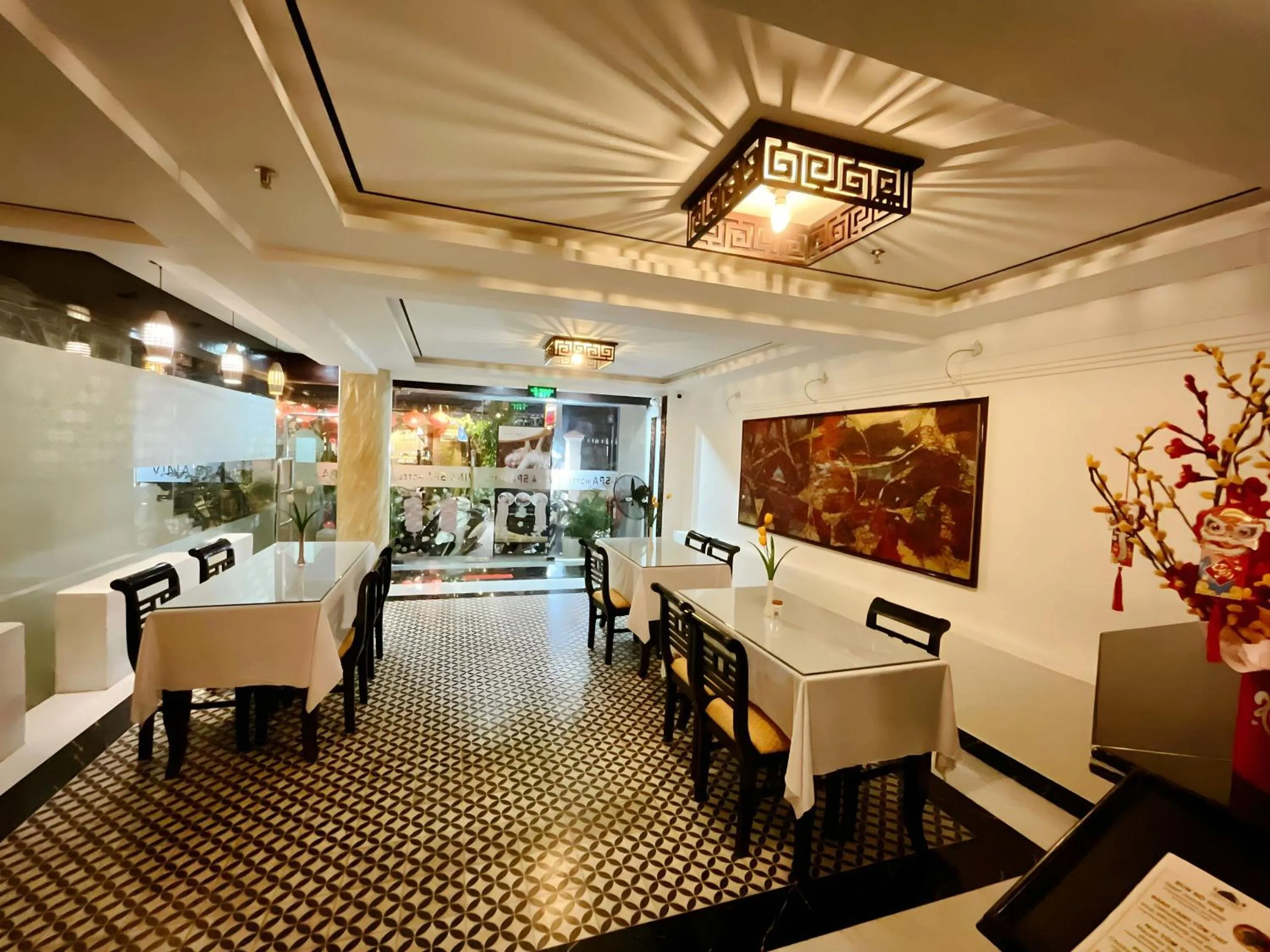 Restaurant/places to eat in Việt Nam Hotel