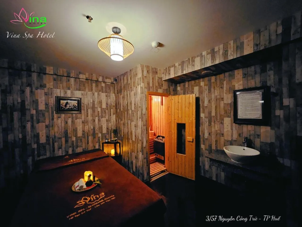 Bed in Việt Nam Hotel