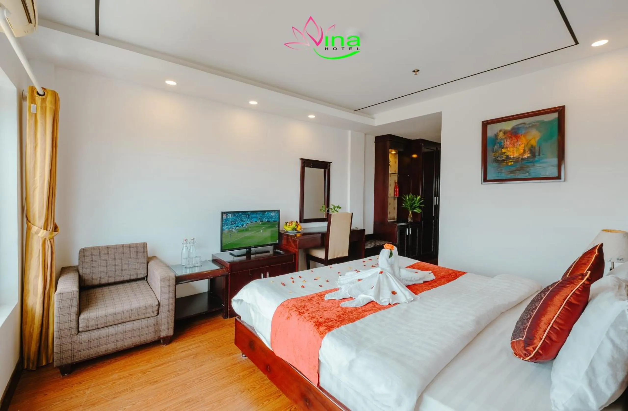 Communal lounge/ TV room, Bed in Việt Nam Hotel