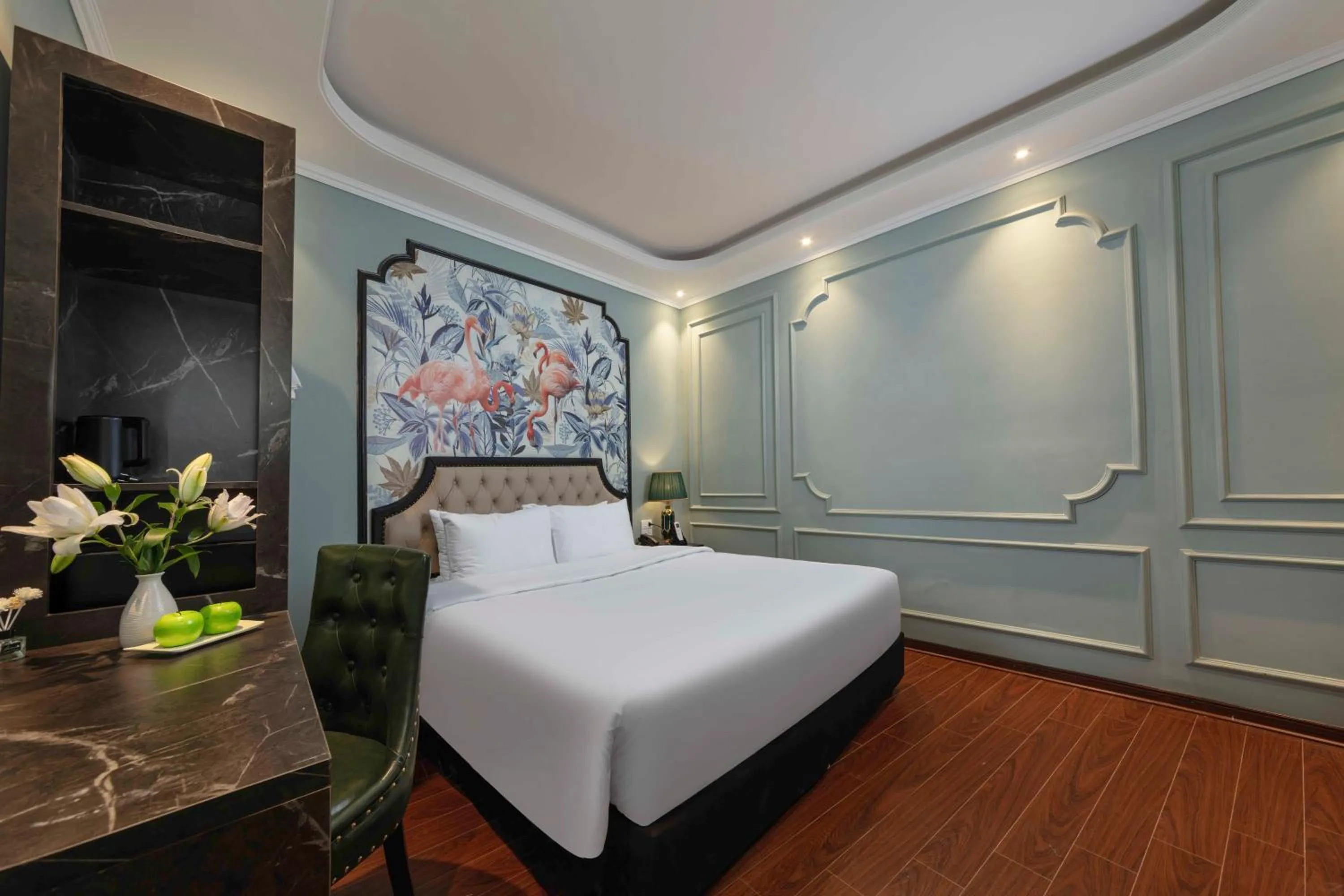 Bed in Madelise Palace Hotel & Travel