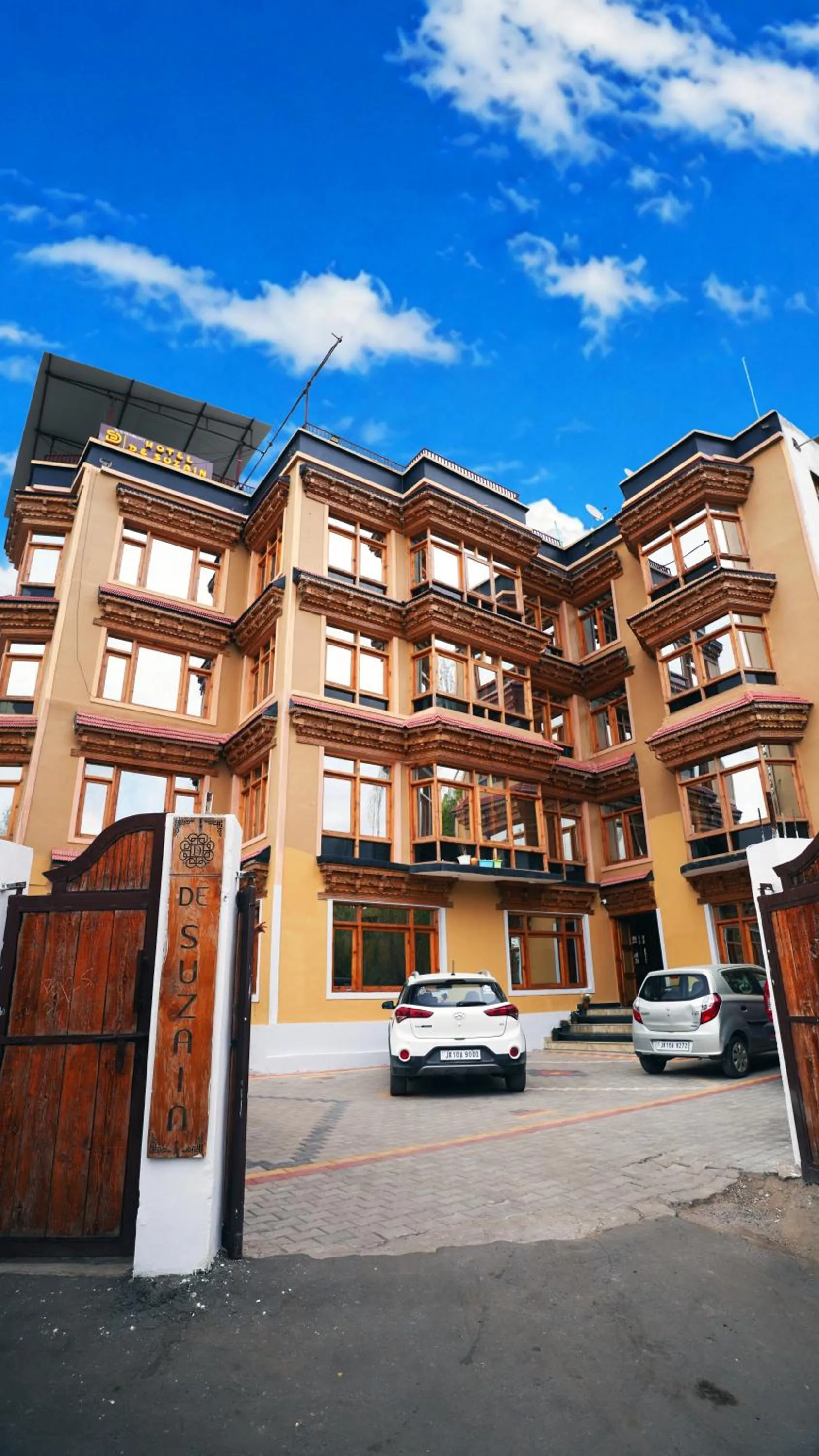 Hotel DE Suzain-Leh