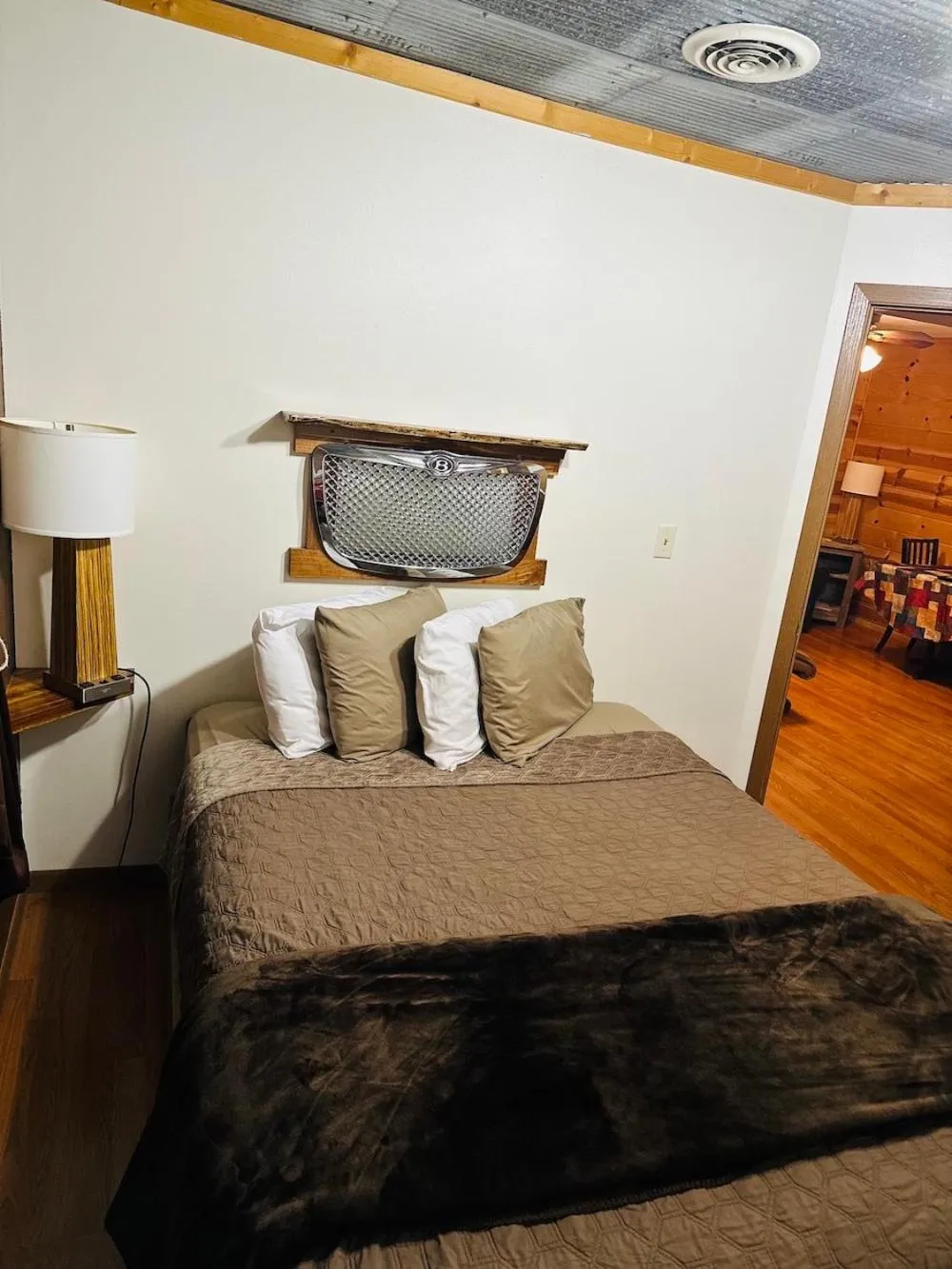 Bed in Country Cabins Hotel