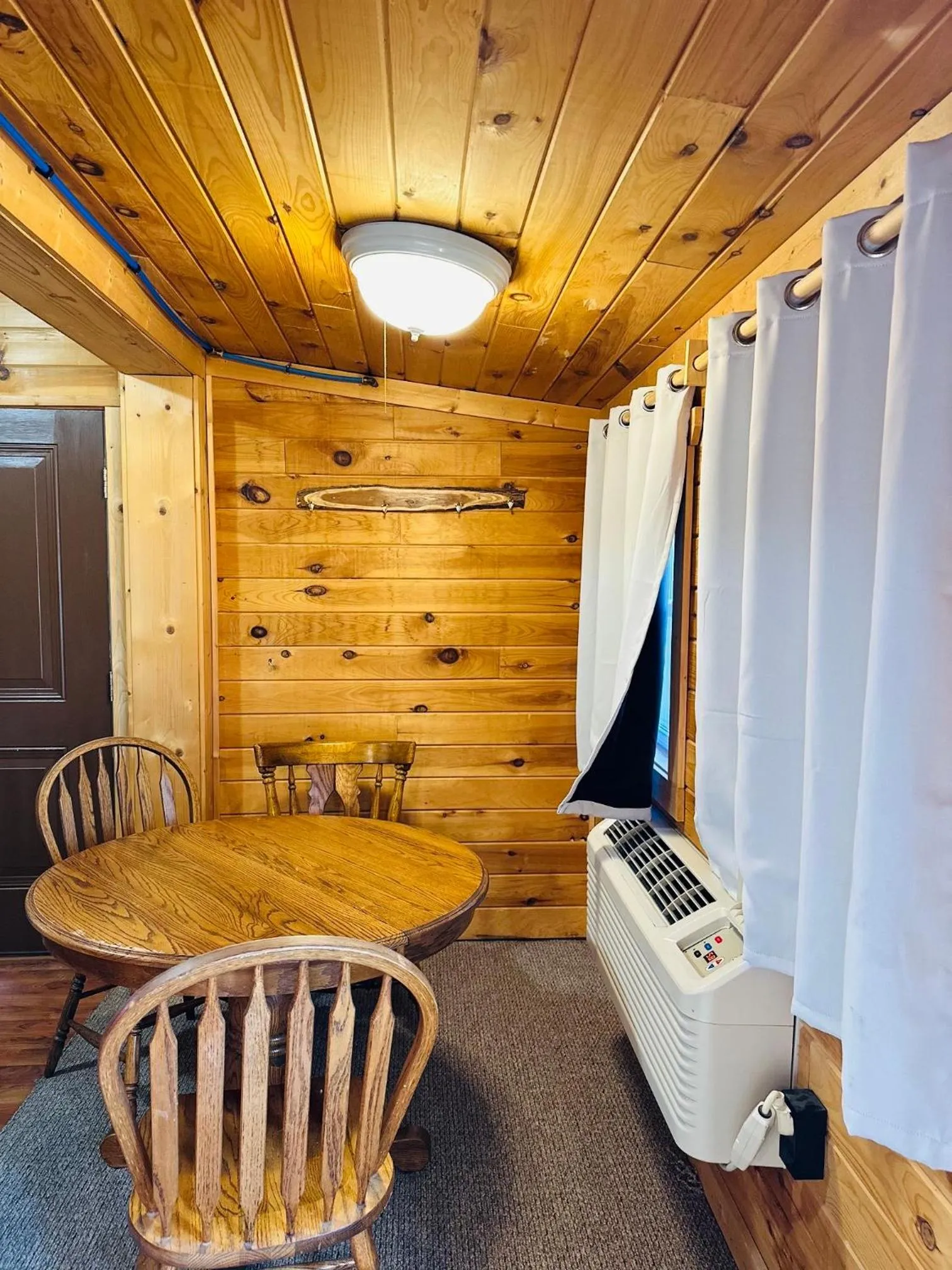 Country Cabins Hotel