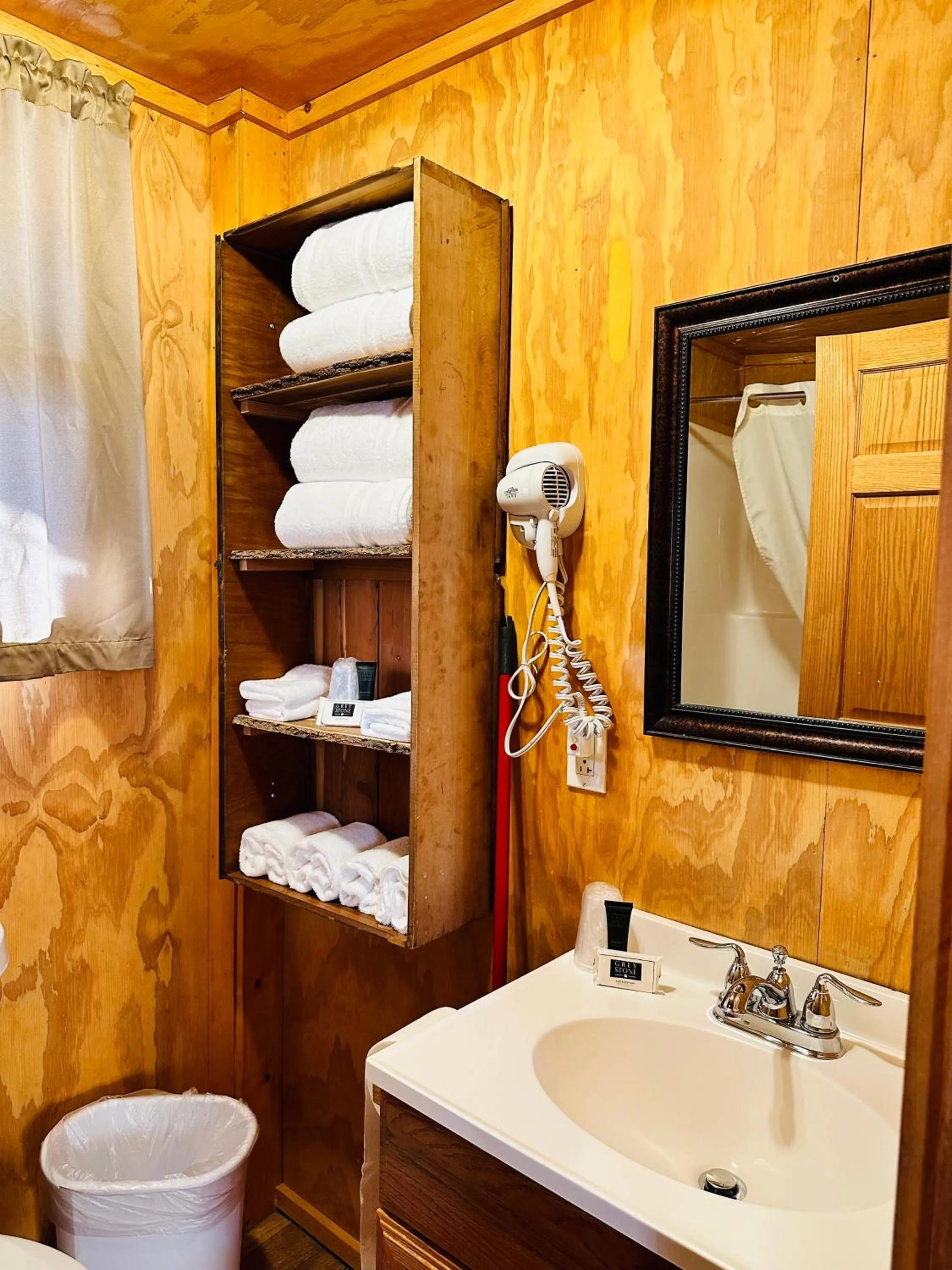 Country Cabins Hotel