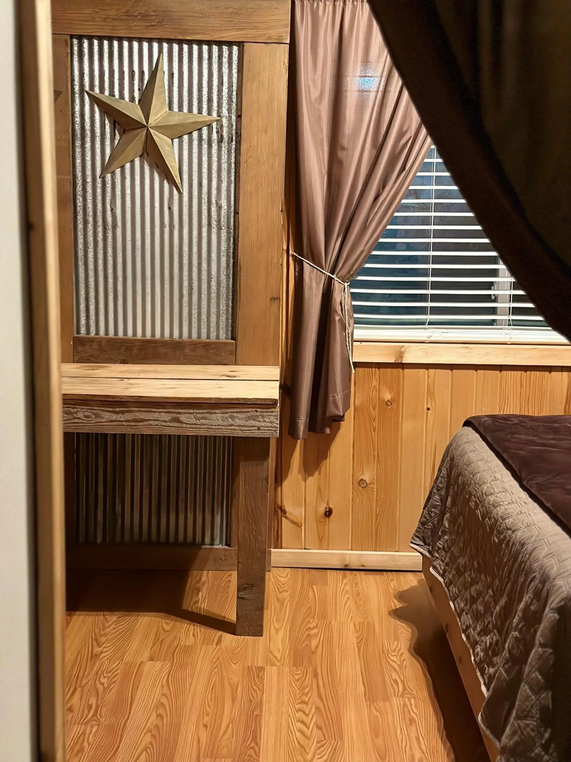 Bed in Country Cabins Hotel