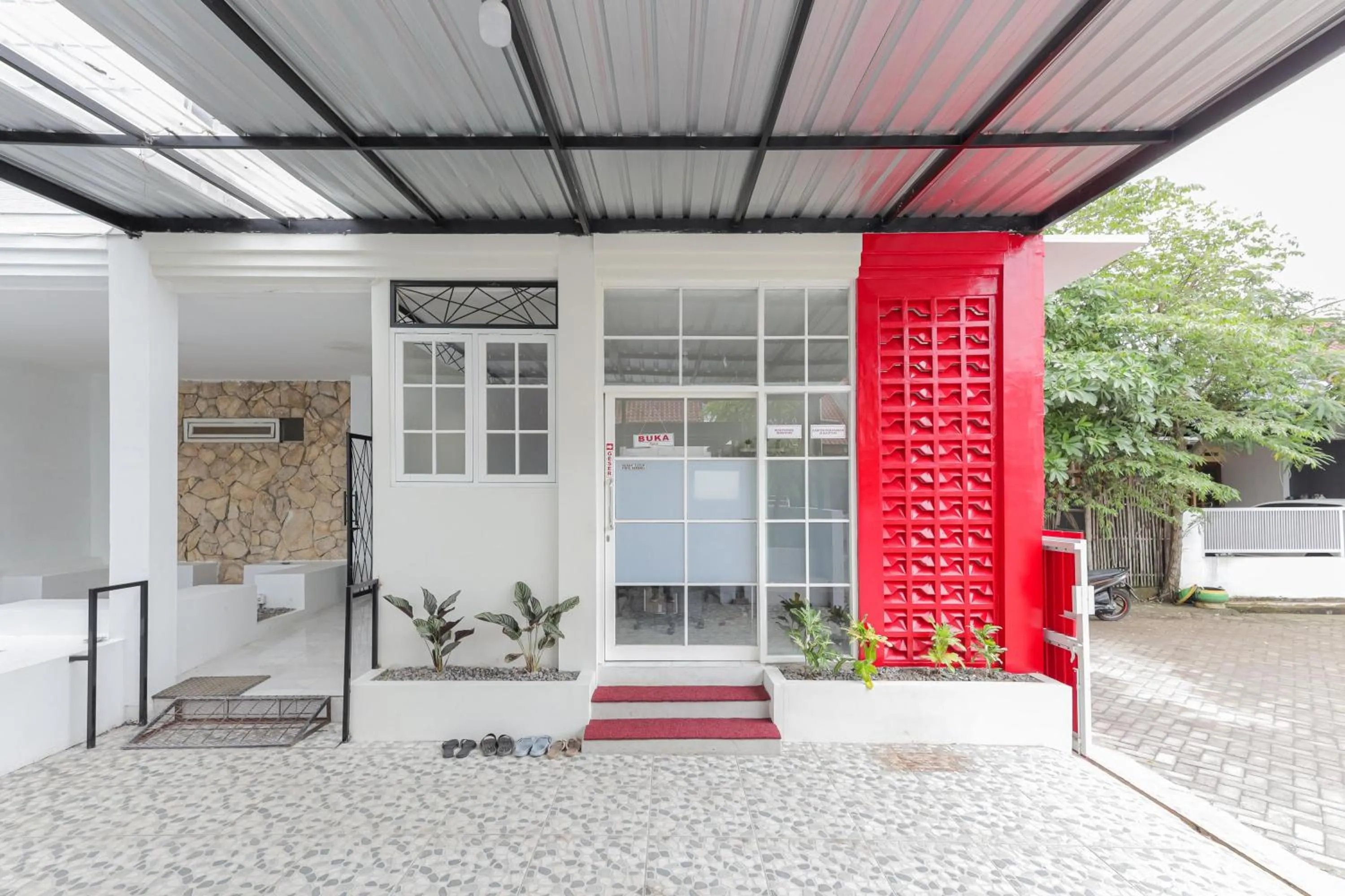 Property building in RedDoorz Syariah near GOR Bung Karno Nganjuk