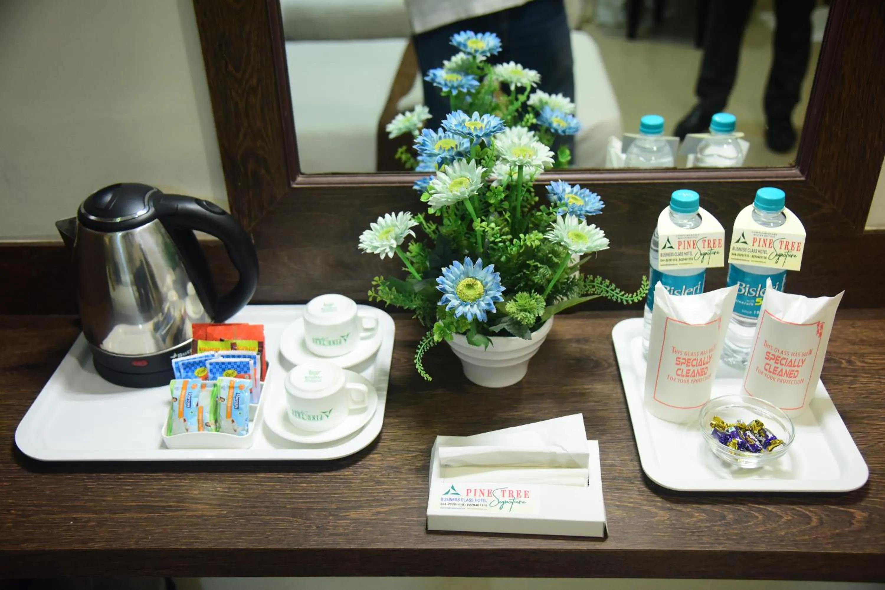 Coffee/tea facilities in Pine Tree Signature