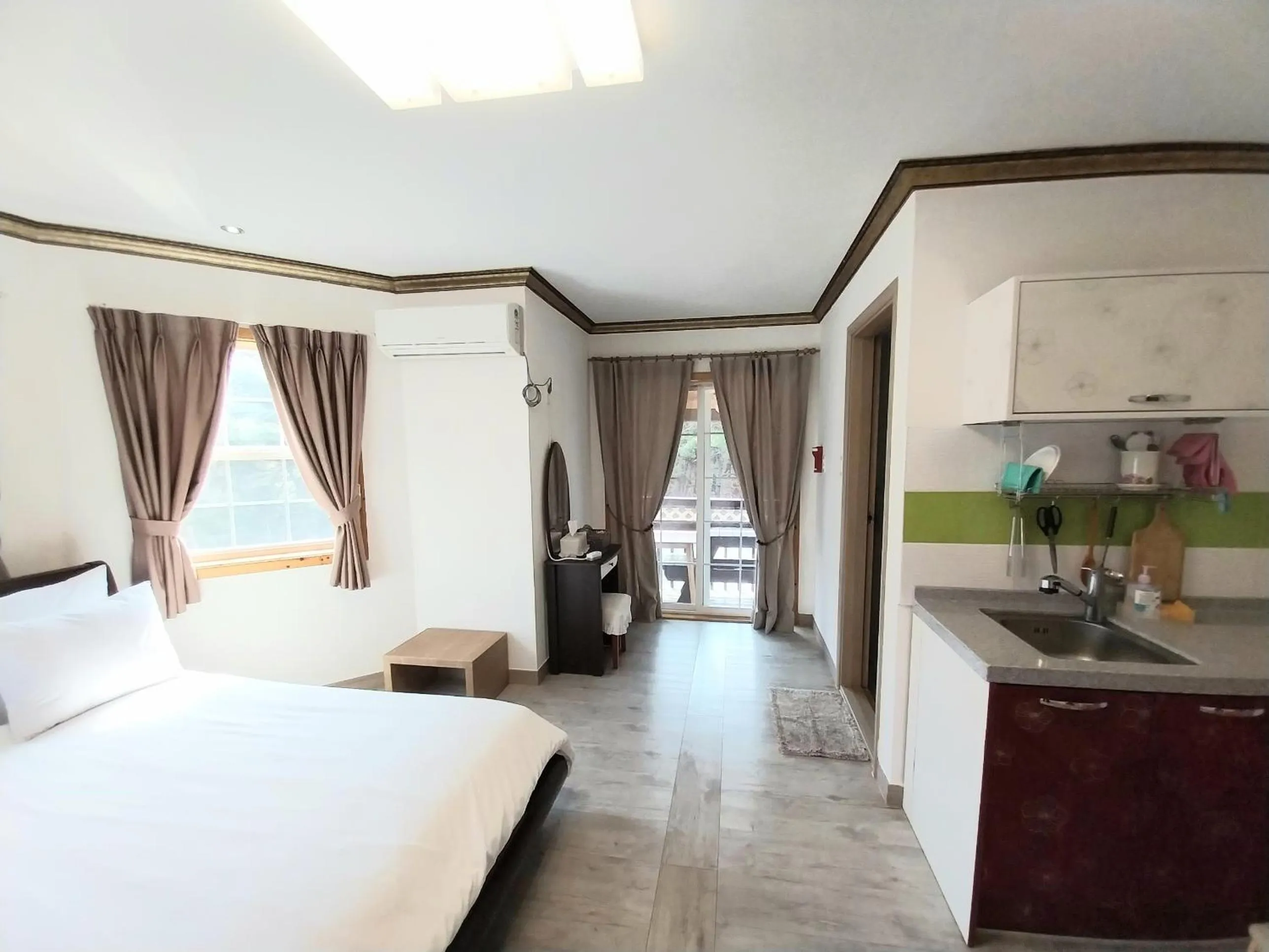 Bed in Another world pension