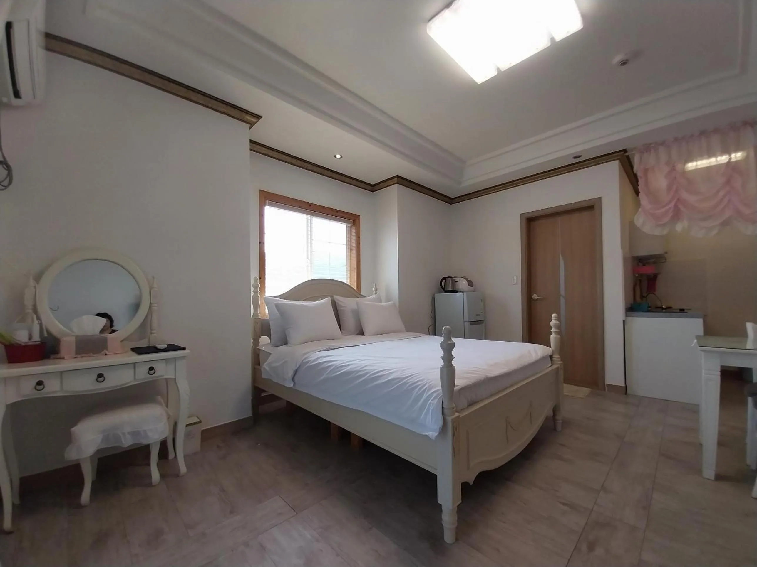 Bedroom, Bed in Another world pension