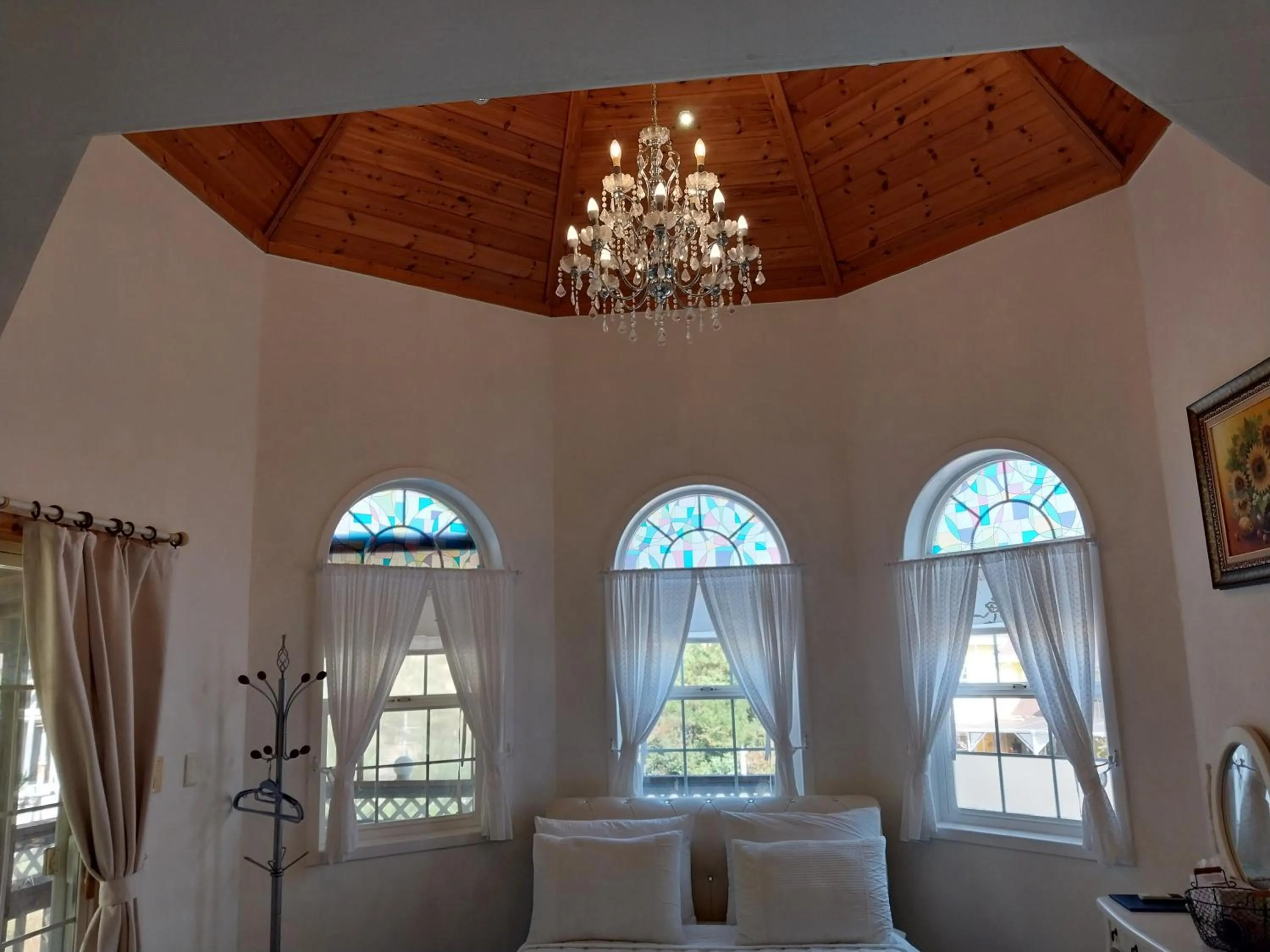 Bed in Another world pension