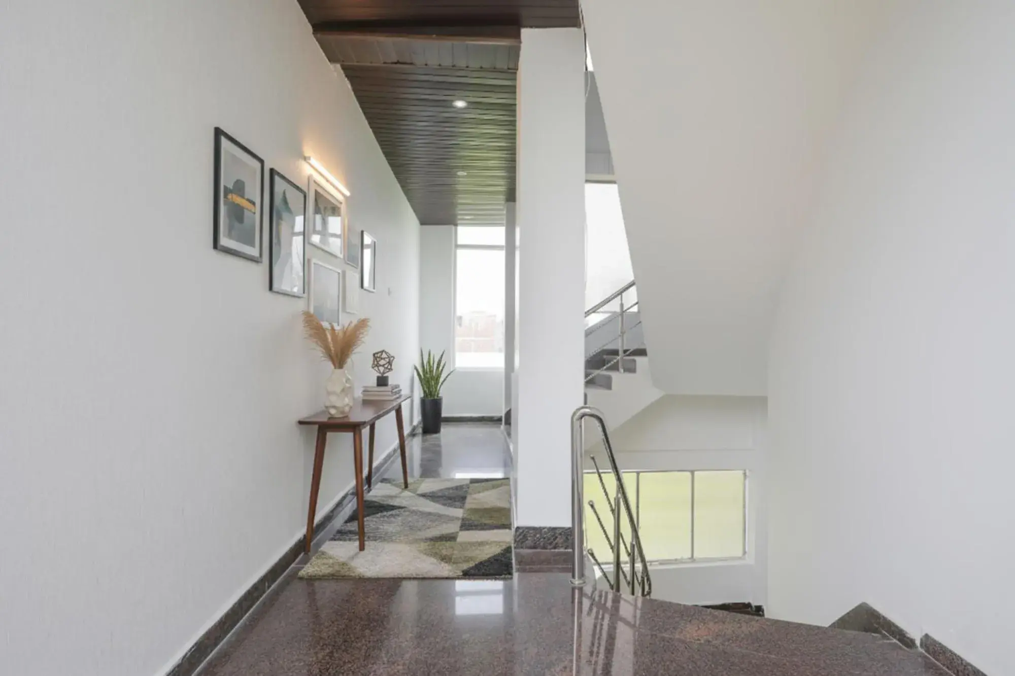 Lobby or reception in Via Samriddhi - Varanasi Junction Station Lobby or reception in Via Samriddhi - Varanasi Junction Station