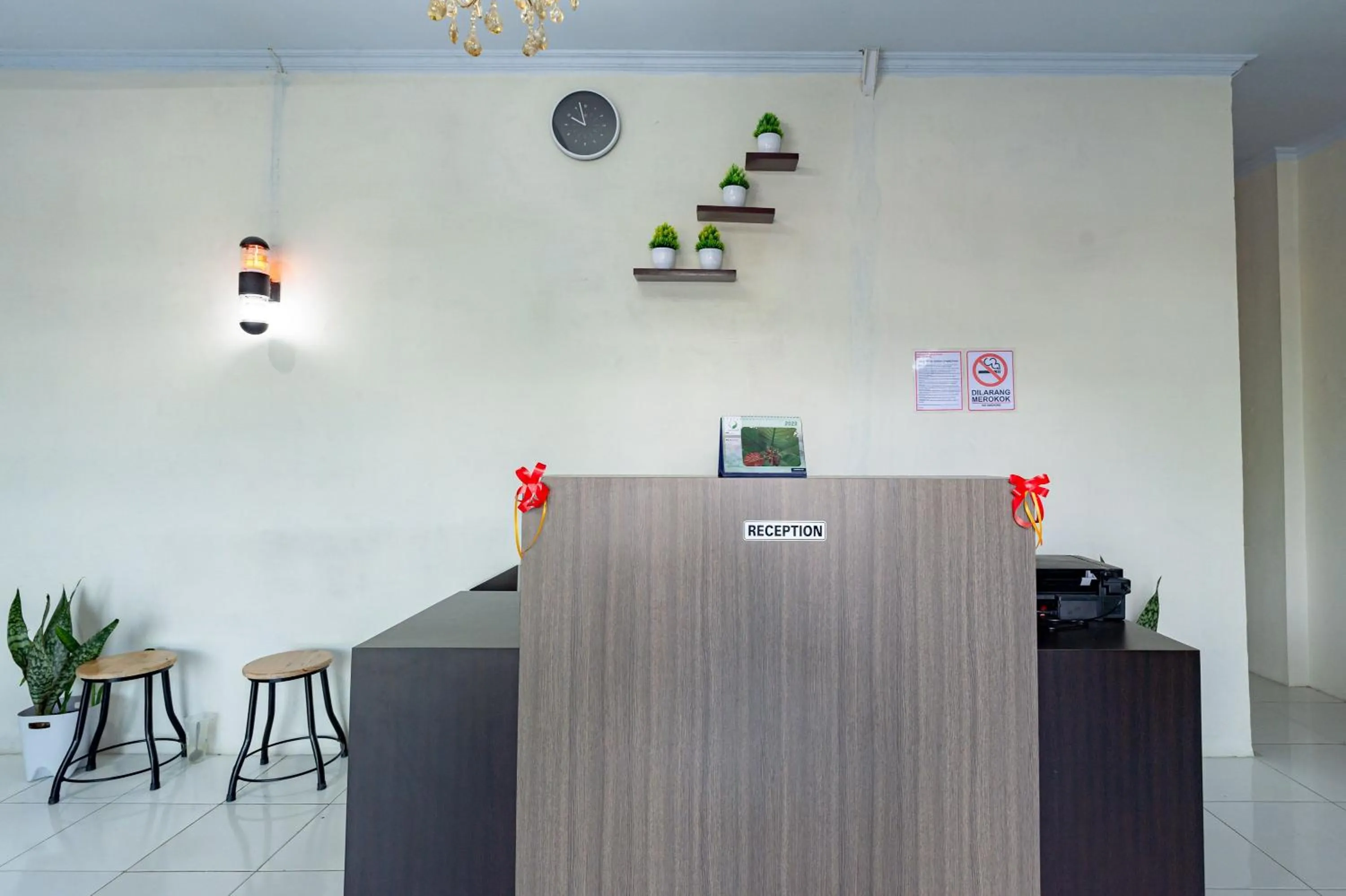 Lobby or reception in RedDoorz @ Simpang Pemda Medan
