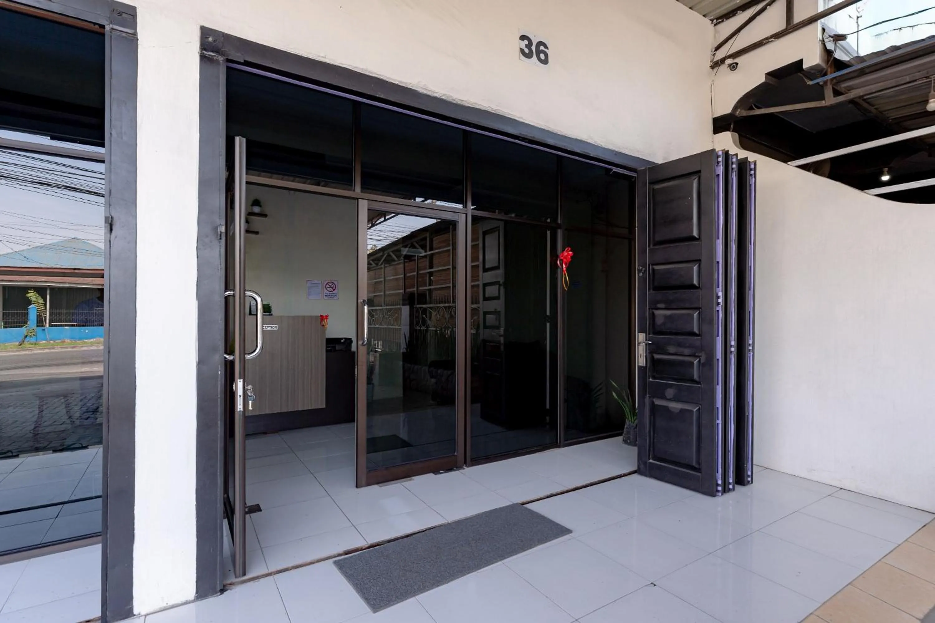 Facade/entrance in RedDoorz @ Simpang Pemda Medan