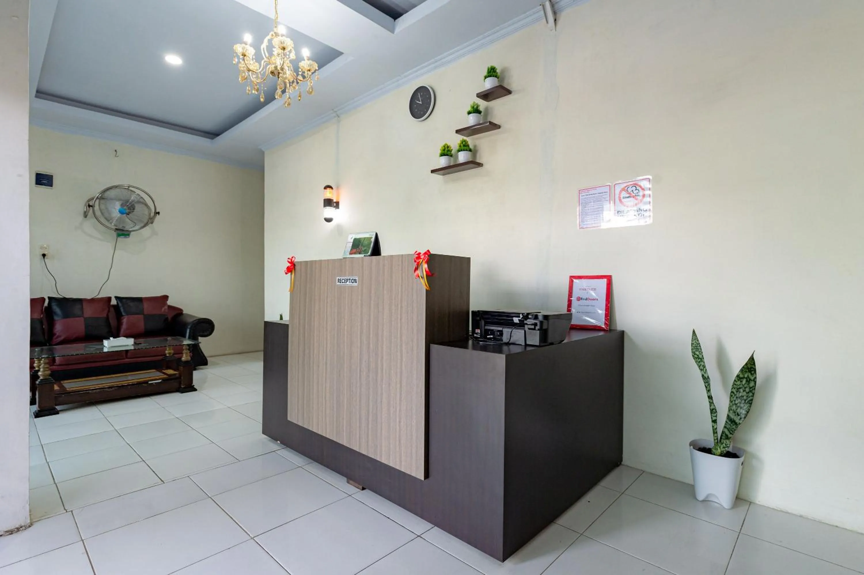 Lobby or reception in RedDoorz @ Simpang Pemda Medan