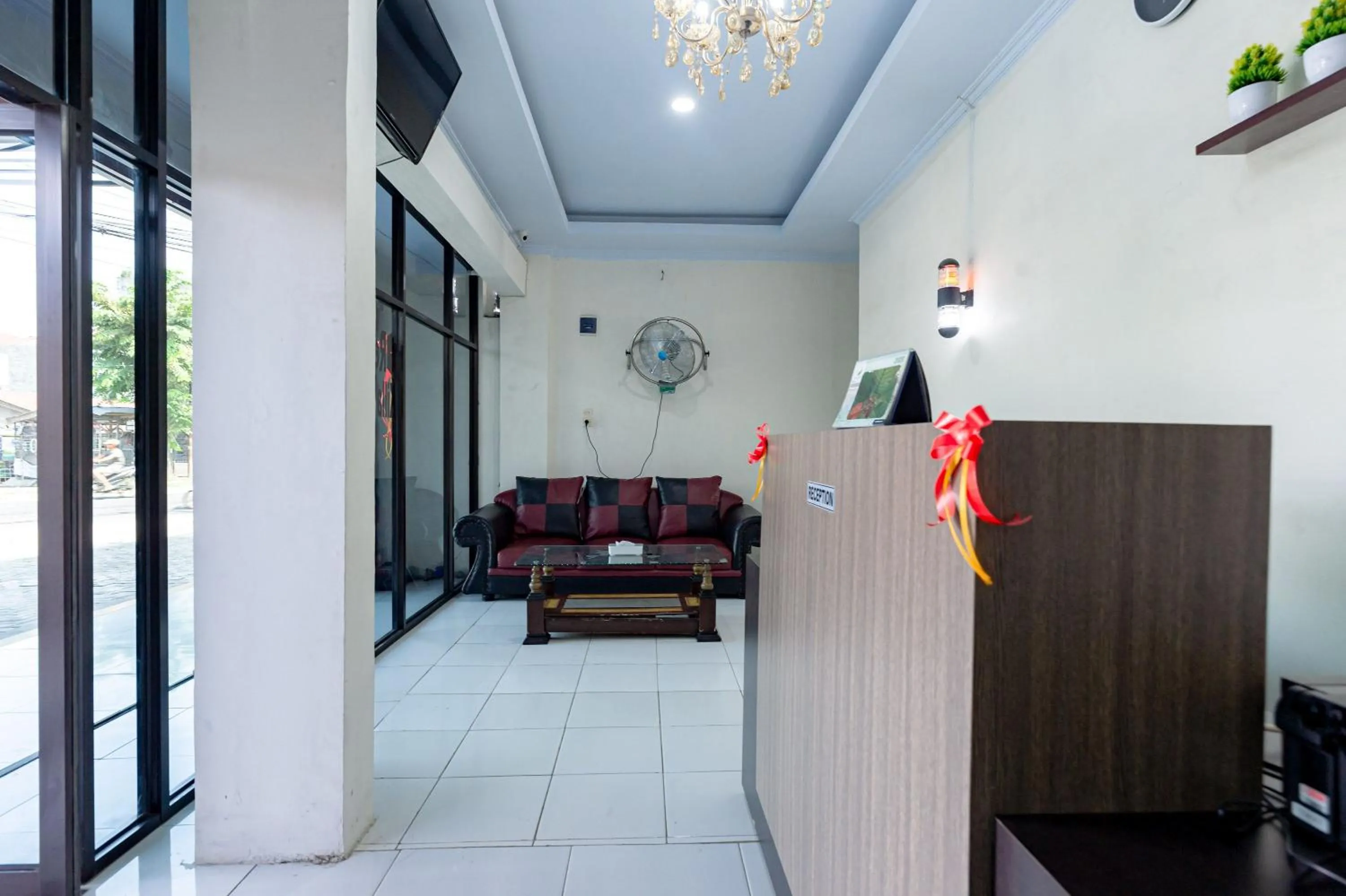 Living room in RedDoorz @ Simpang Pemda Medan
