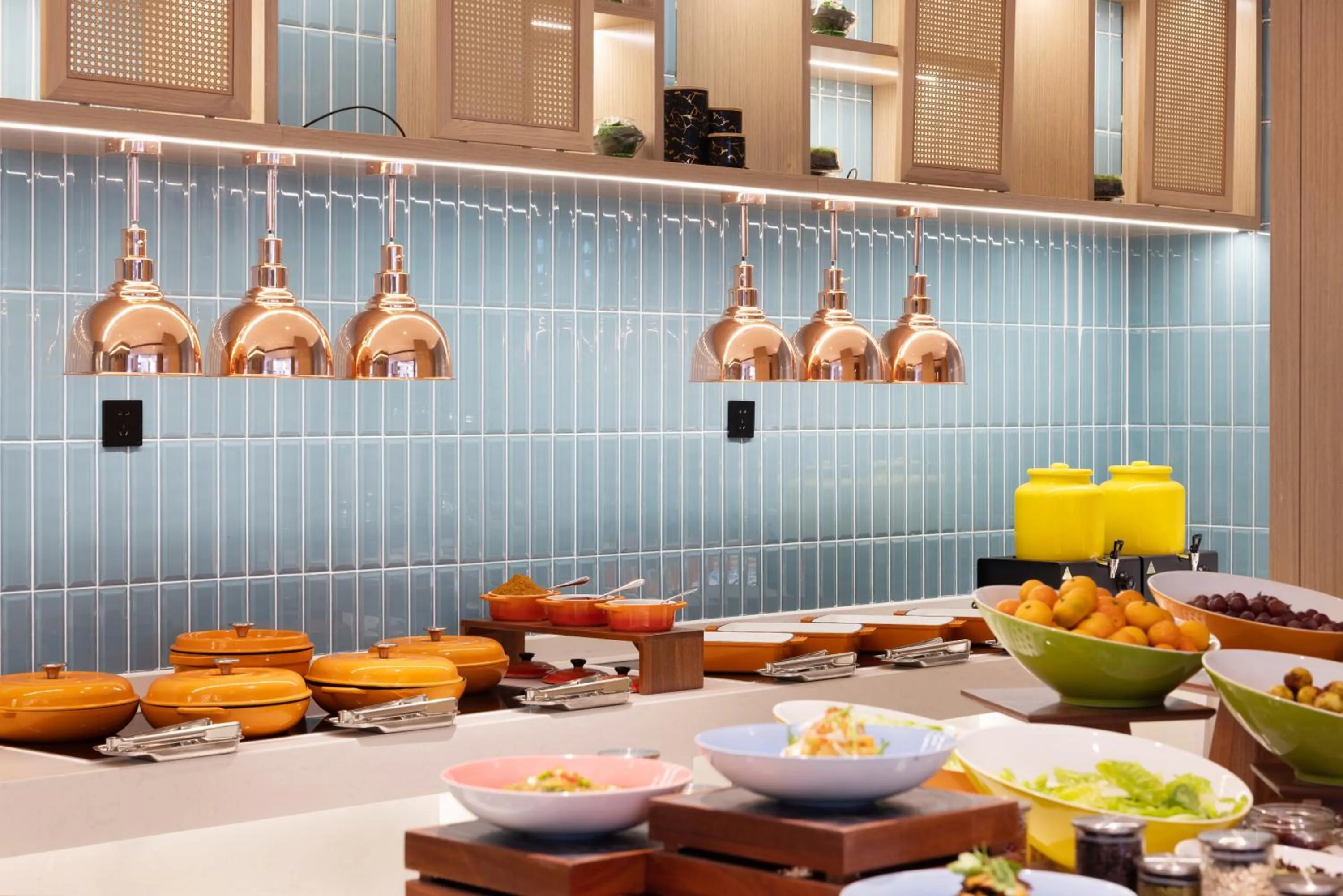 Food and drinks in Home2 Suites by Hilton Chengdu Kuanzhai Alley