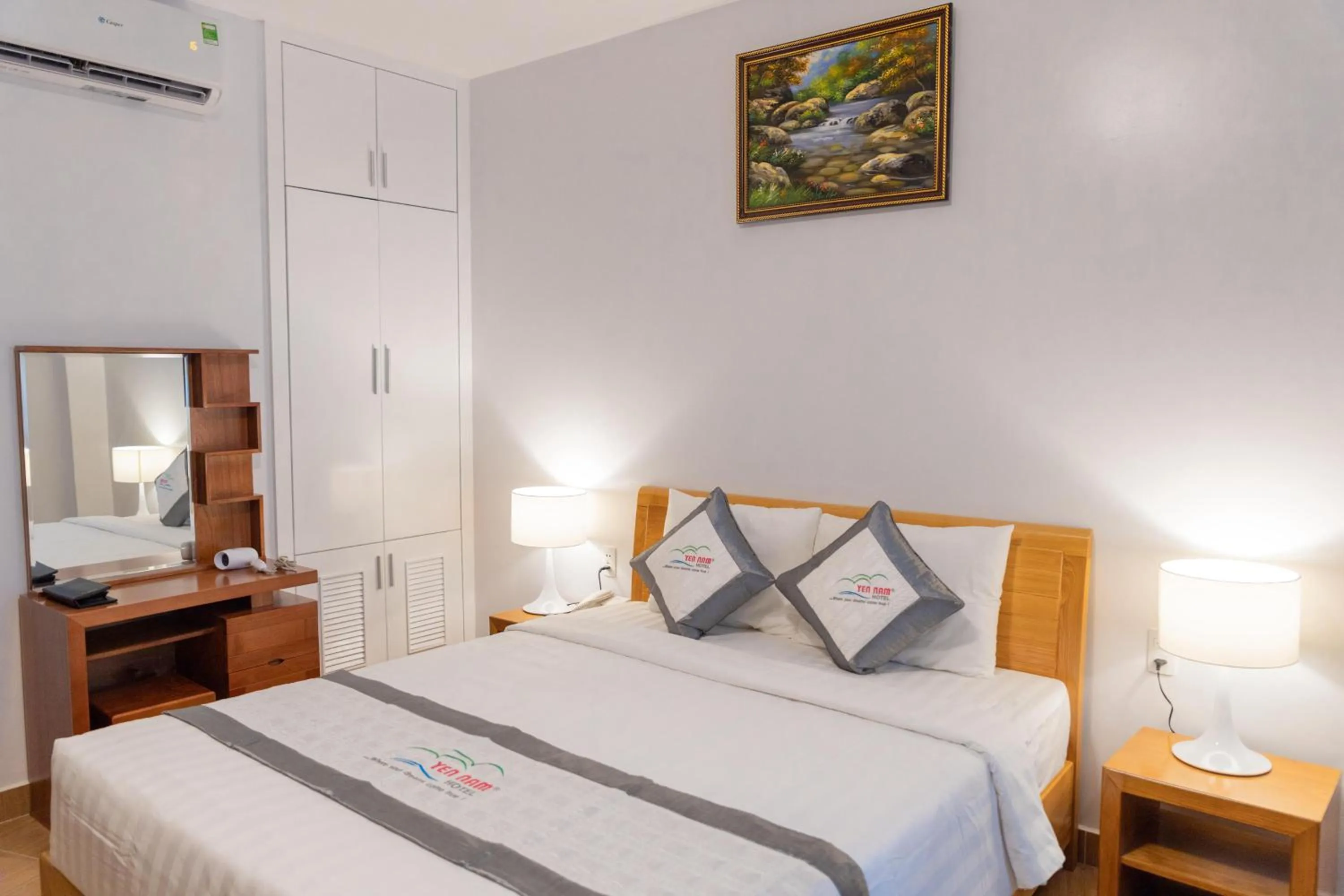 Bed in Yen Nam Hotel Nguyen Thai Son