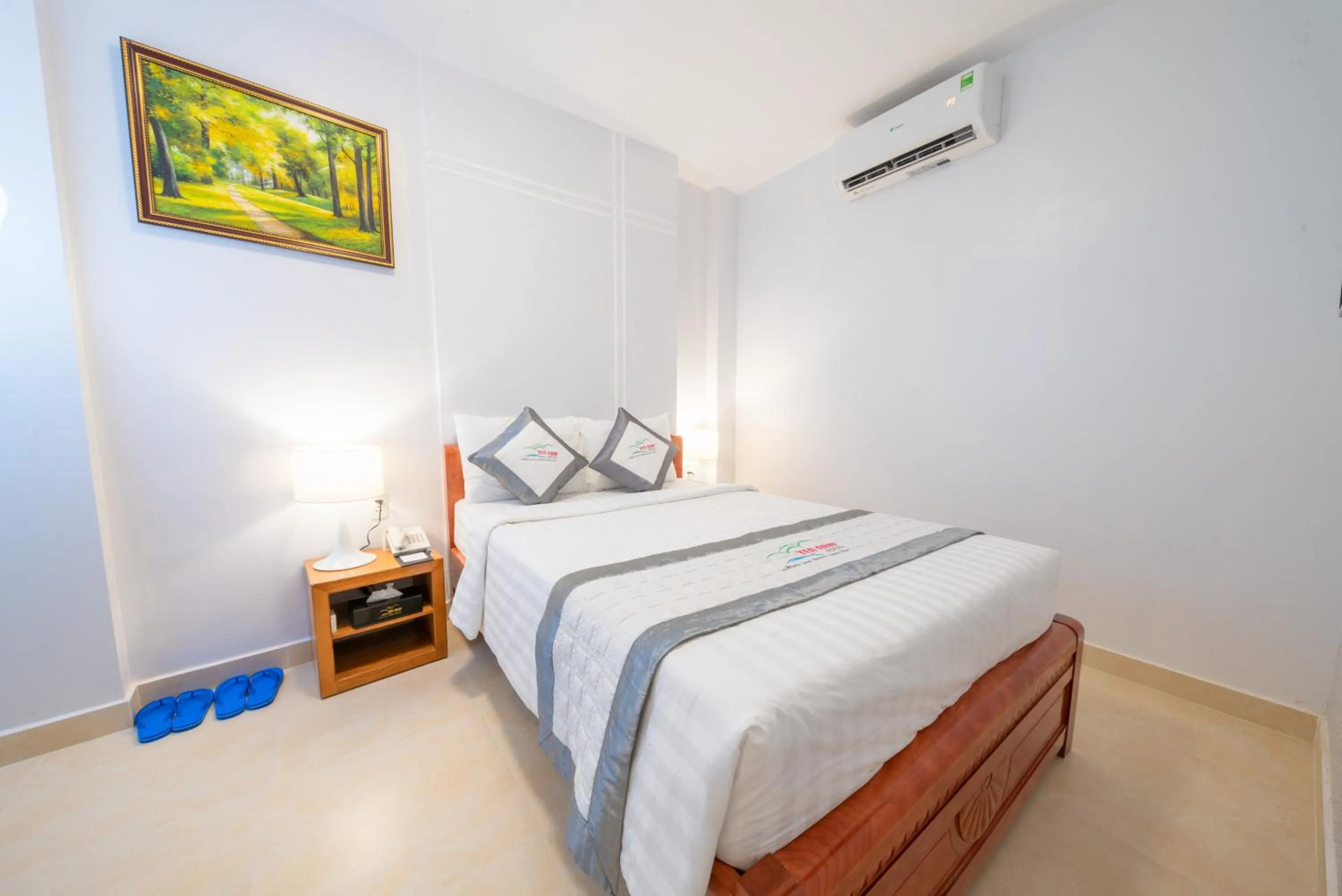 Bed in Yen Nam Hotel Nguyen Thai Son