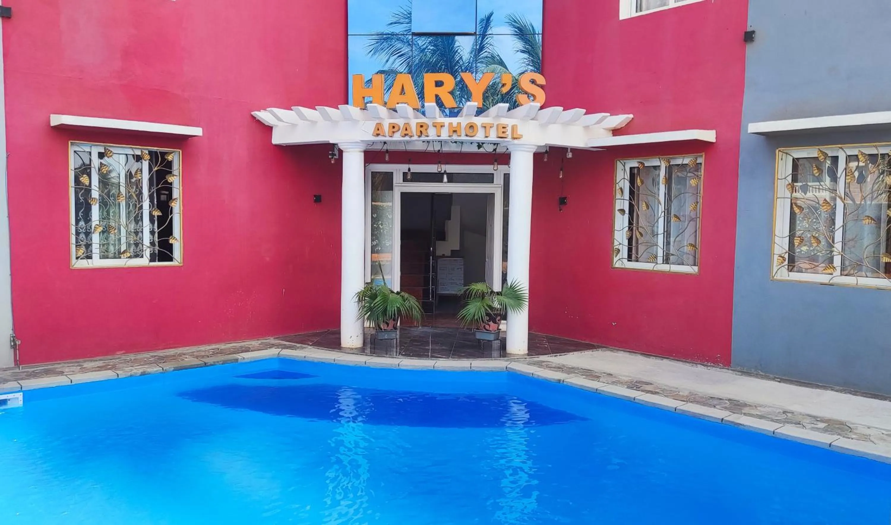 Hary's Aparthotel