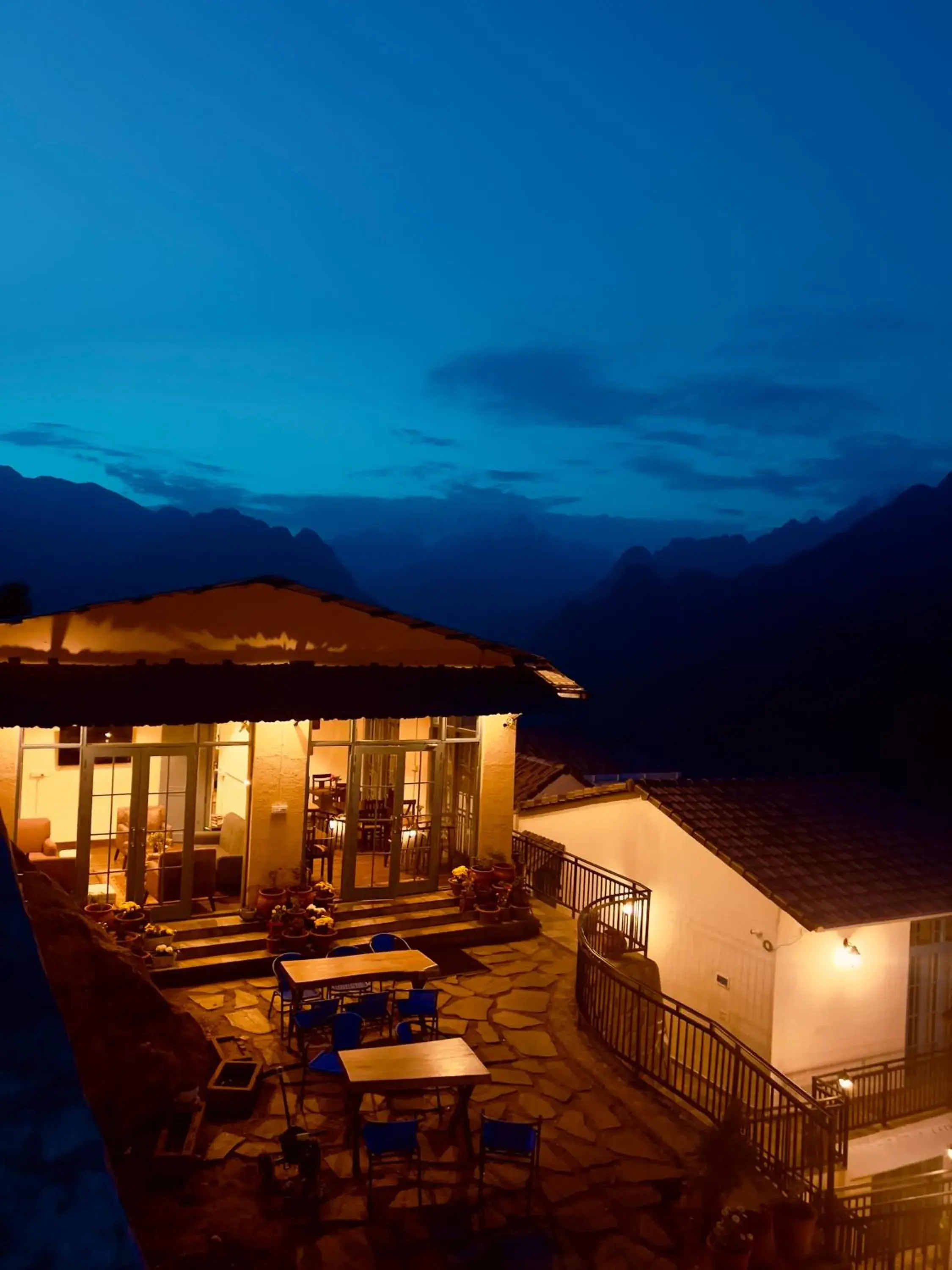 Restaurant/places to eat in Faraway Cottages, Auli Restaurant/places to eat in Faraway Cottages, Auli