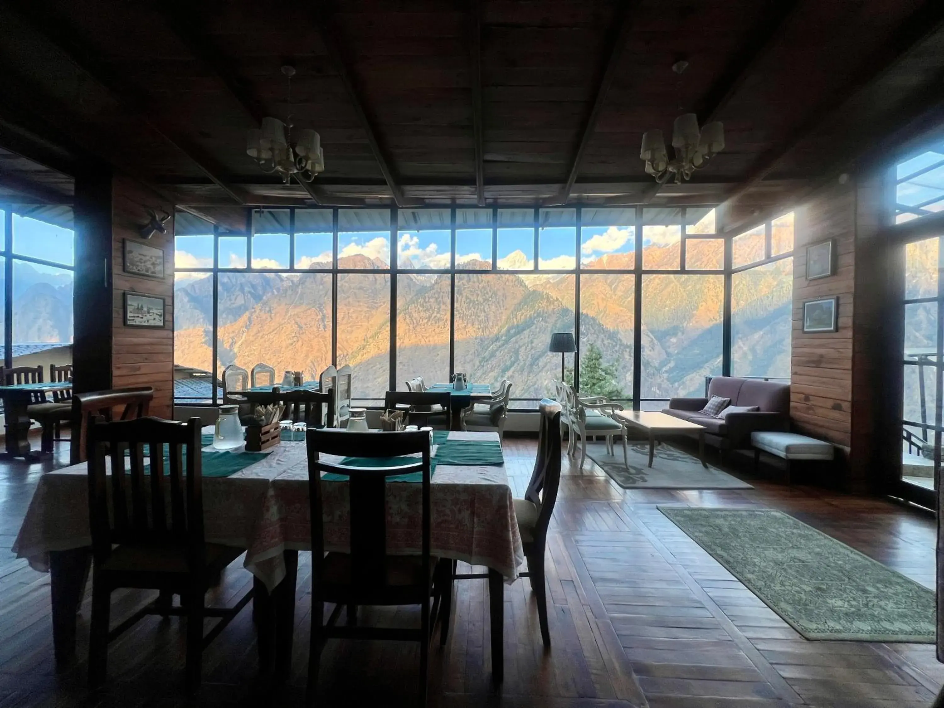 Restaurant/places to eat in Faraway Cottages, Auli Restaurant/places to eat in Faraway Cottages, Auli