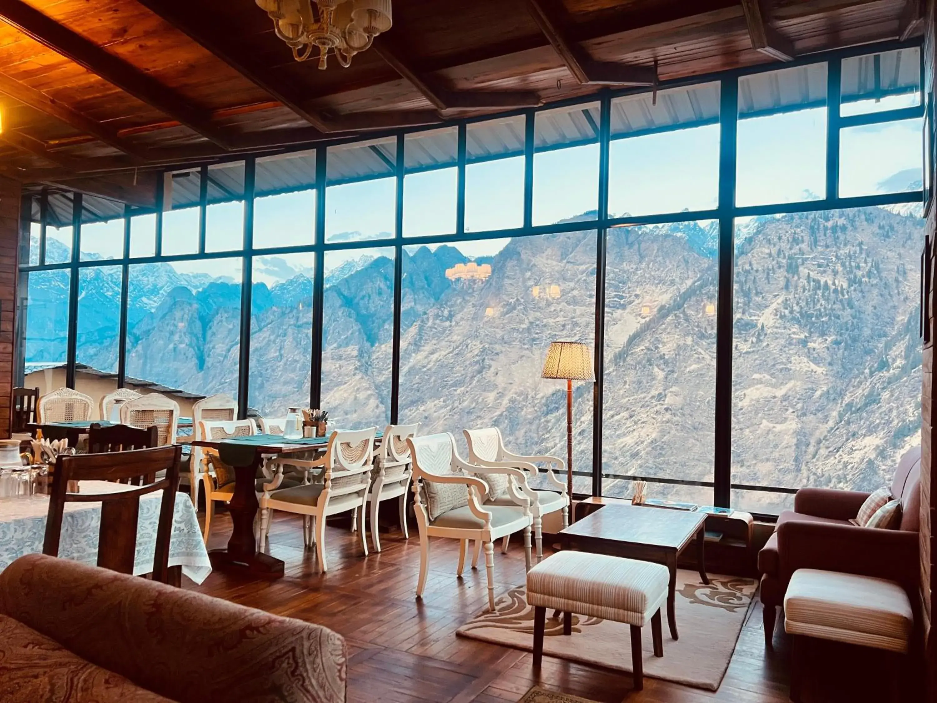 Restaurant/places to eat in Faraway Cottages, Auli Restaurant/places to eat in Faraway Cottages, Auli