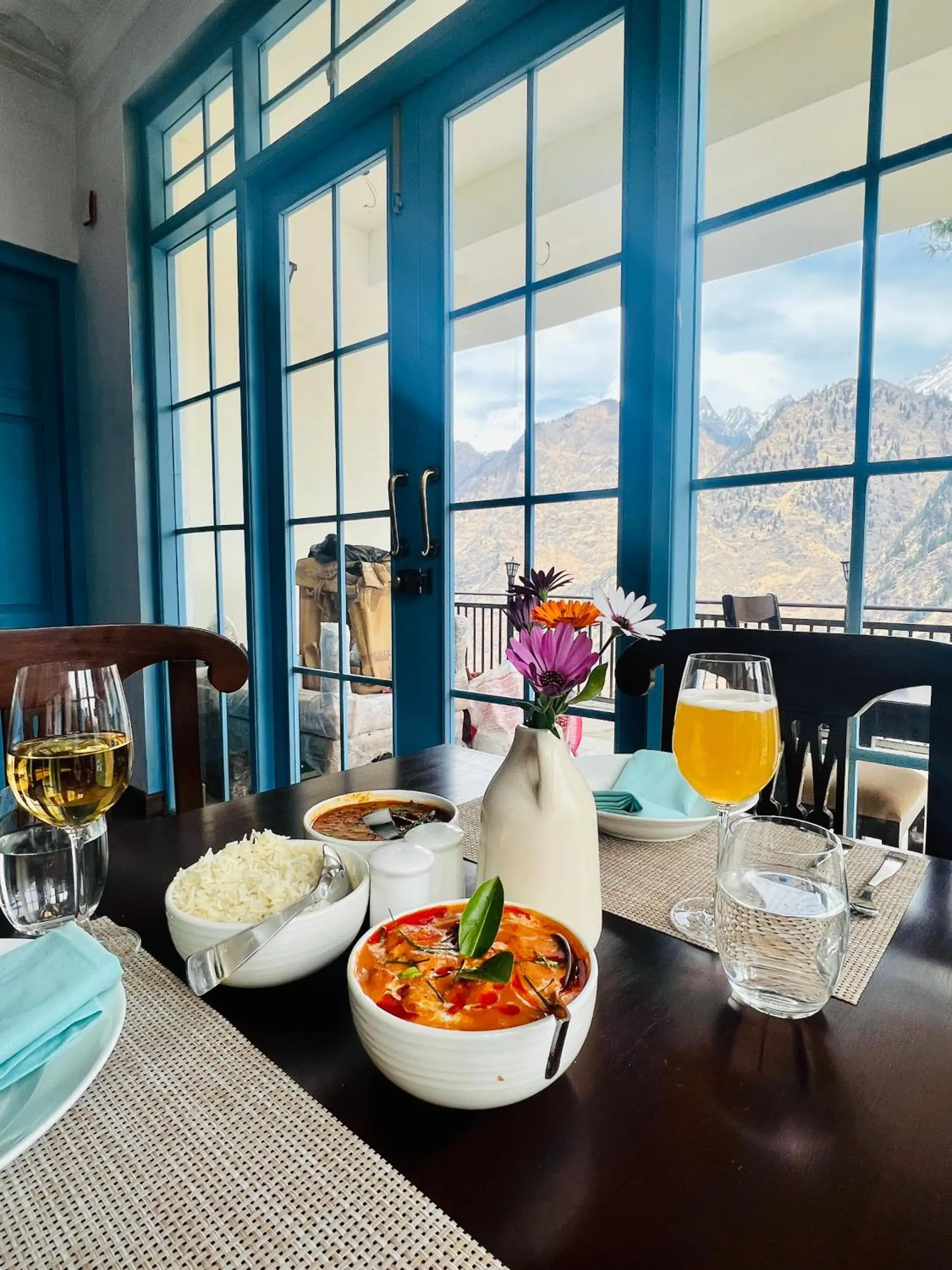 Restaurant/places to eat in Faraway Cottages, Auli Restaurant/places to eat in Faraway Cottages, Auli